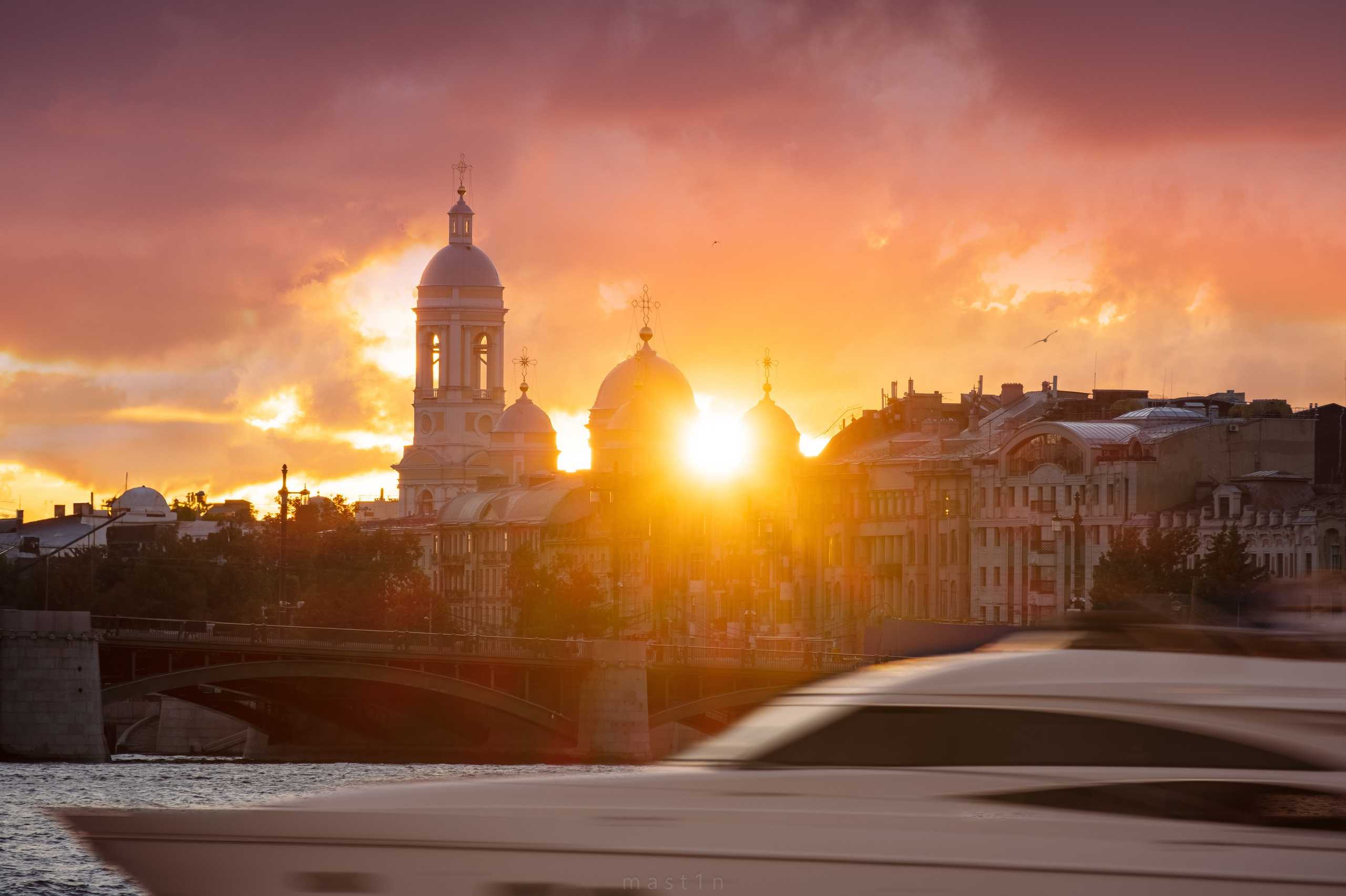 Галерея работ в жанре пейзажа, городского пейзажа и архитектуры. Покупка лицензий для коммерческого использования. Интерьерный фотограф в Санкт-Петербурге Михаил Азаров. Печать и продажа фотографий