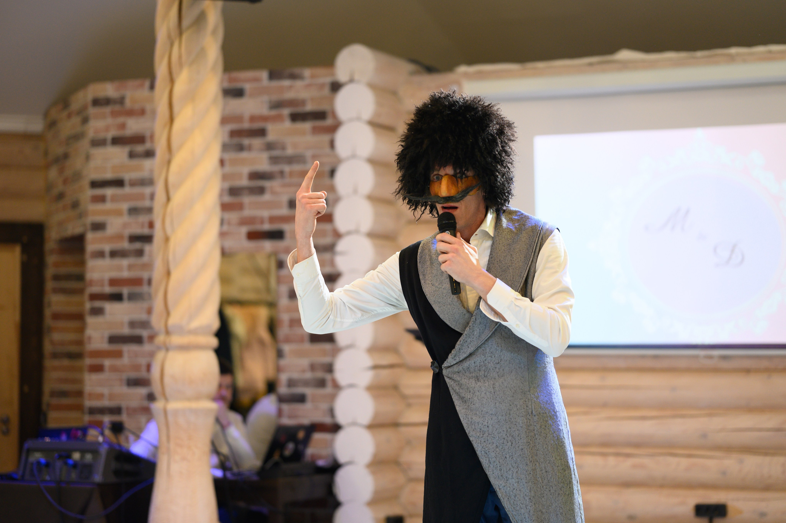 Ведущий-счастливой свадьбы в Подмосковье.