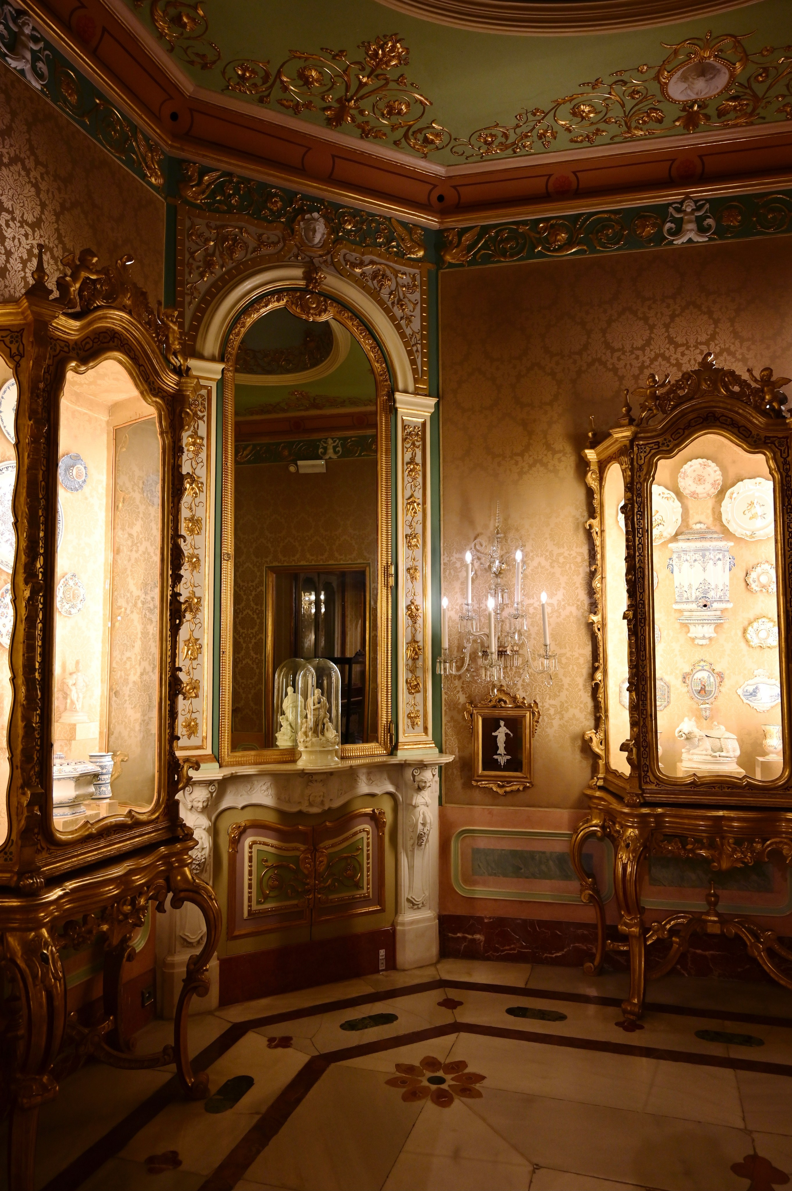 Музей фарфора/Дворец маркиза Дос Агуас (с патио и парадными залами). Гид и фотограф в Валенсии Новиков Михаил