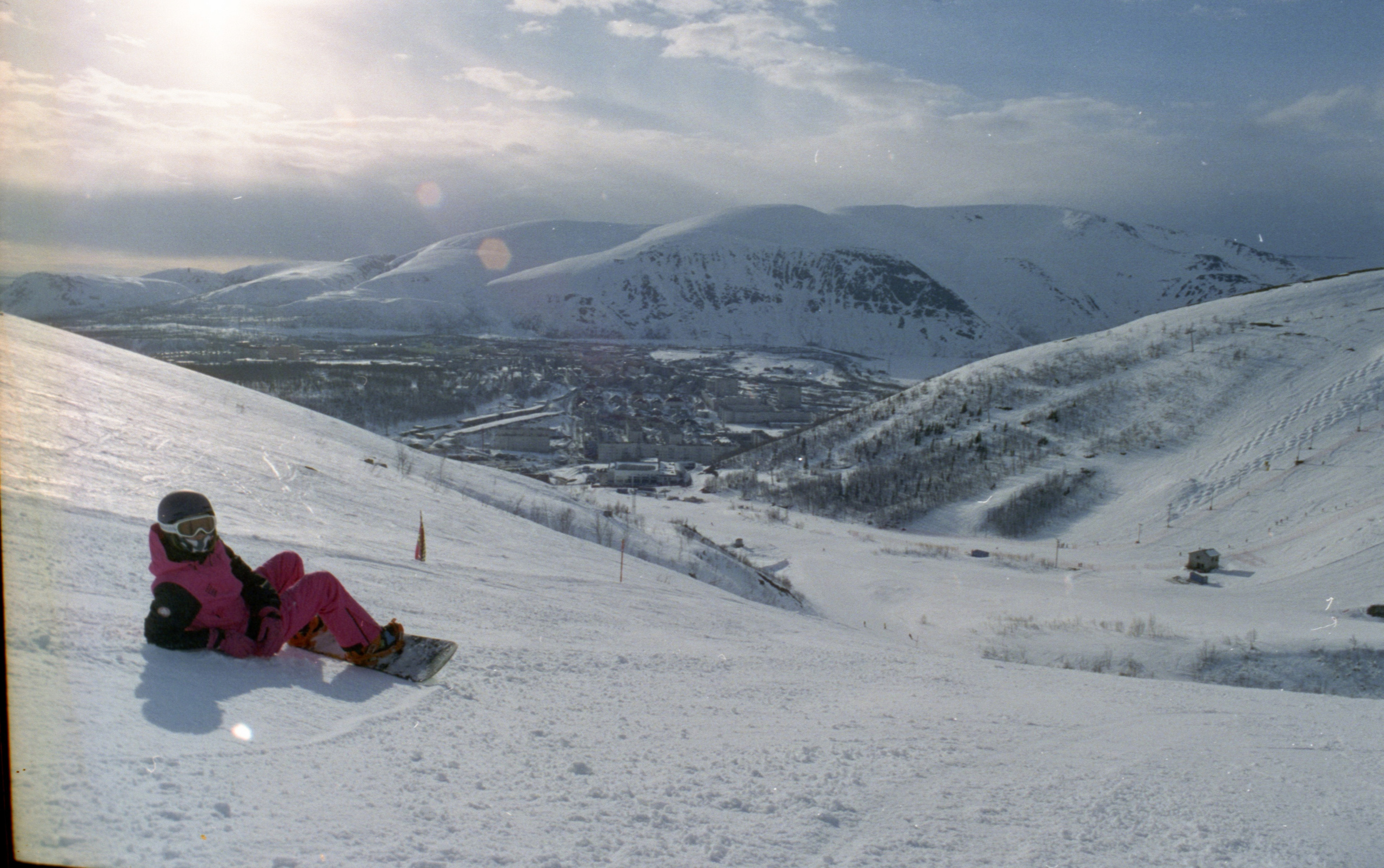 Апрельский Кировск на плёнку Reflx Lab 800T. Илья Михачёв Фотограф ПРО людей