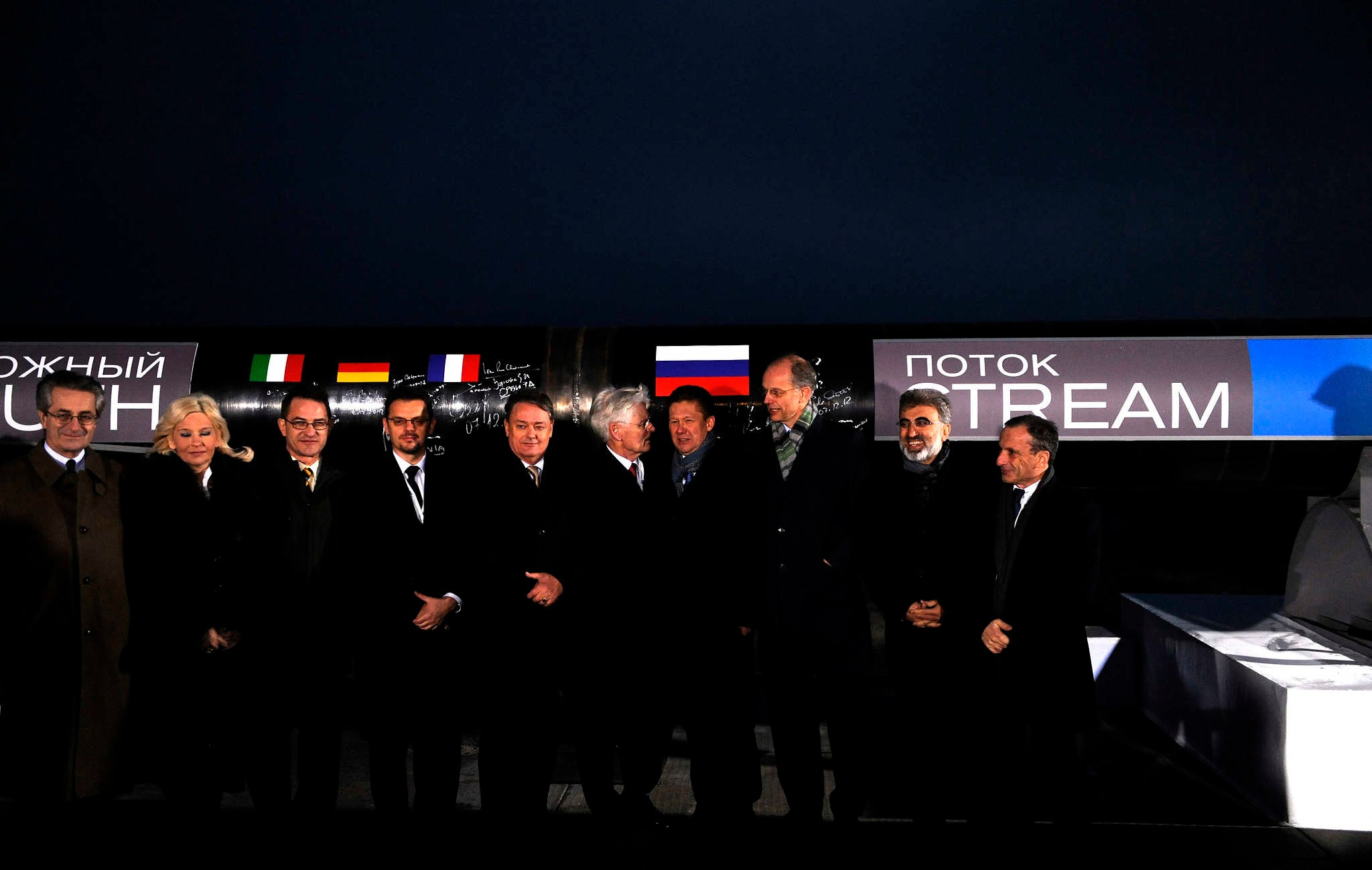 Владимир Путин открывает начало строительства газопровода "Южный поток" в Краснодарском крае в 2012 году. Съемка для AFP.