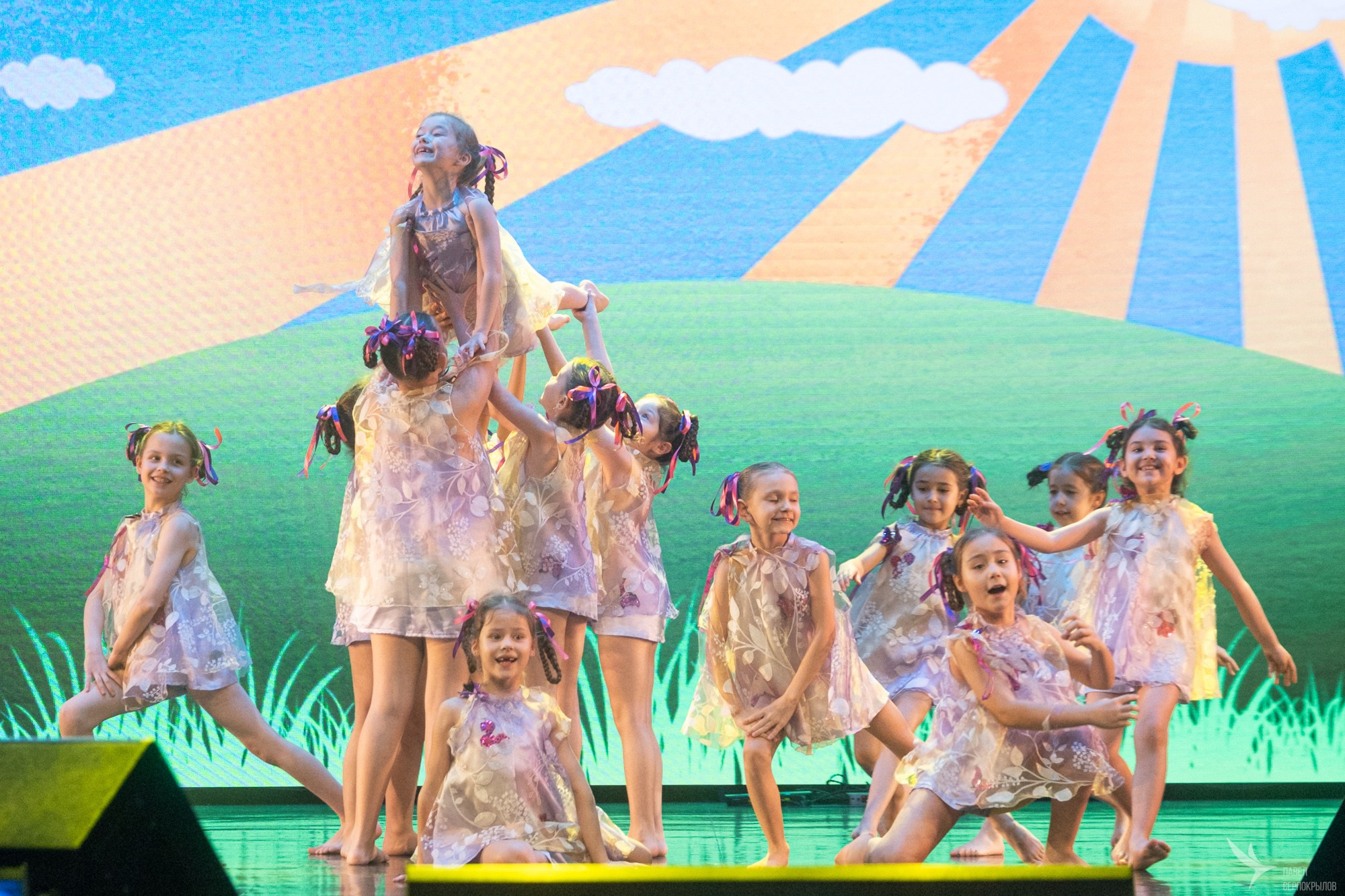 Юбилейный концерт студии эстрадного танца «Изумрудный город». Репортажный фотограф в Казани Павел Серпокрылов