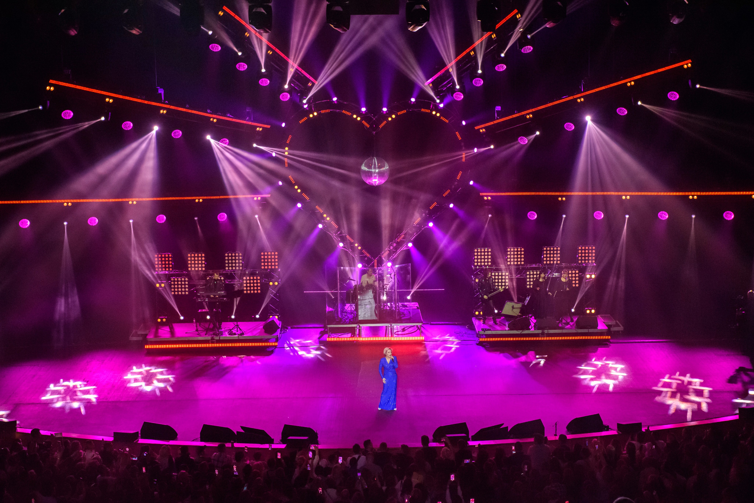 Юбилейный концерт Татьяны Булановой — Крокус Сити Холл — «Имена на все времена». Бренд-фотограф для экспертов и блогеров в Москве Влада Горбовская