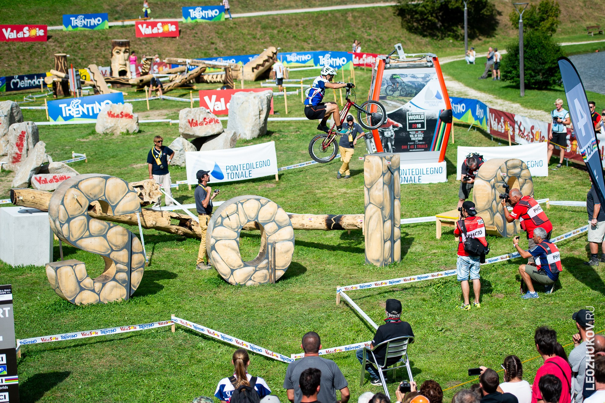 UCI Trials World Championships 2016 — finals. Sports photographer Leonid Zhukov