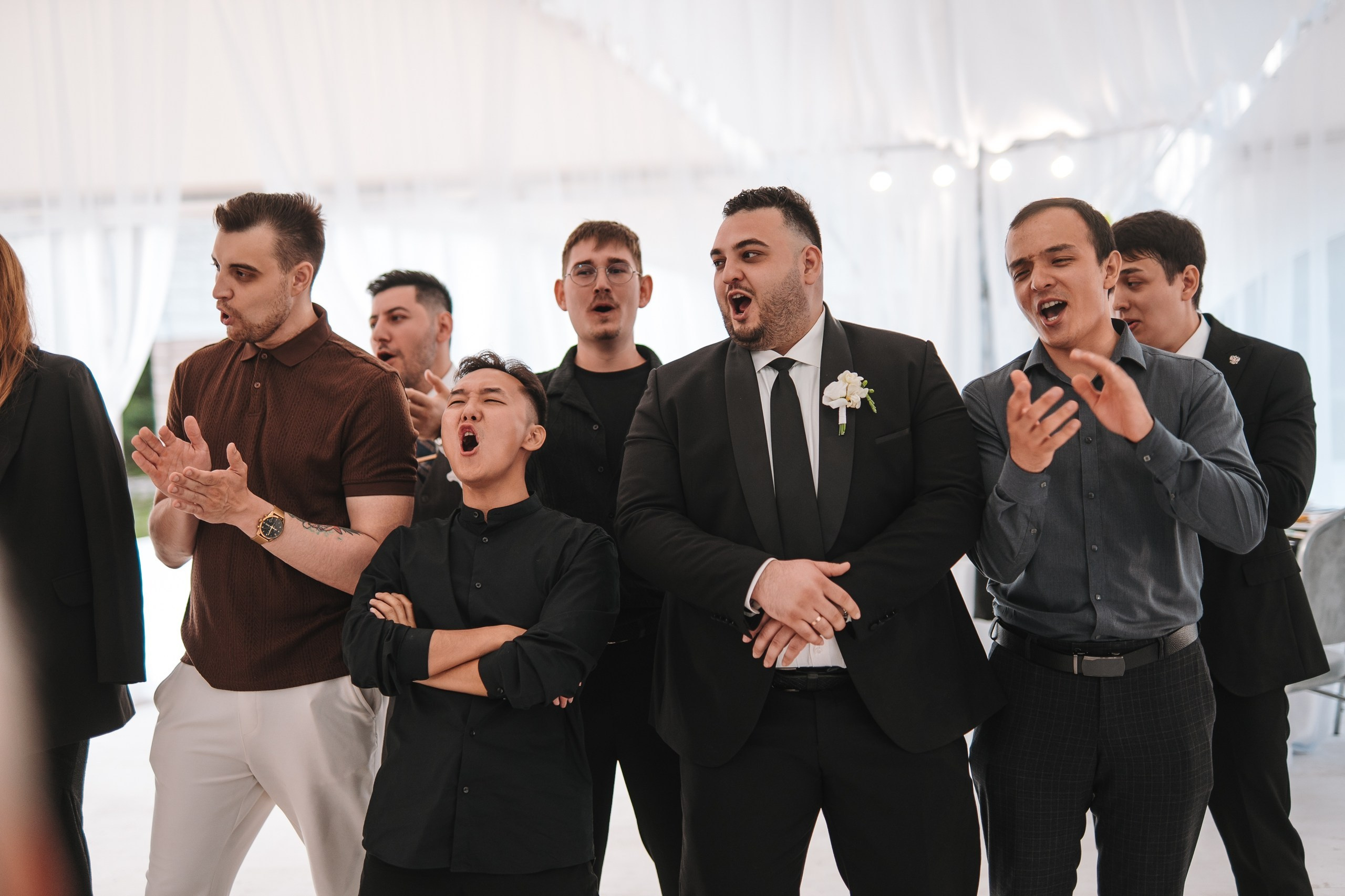 Свадьба 7 июня 2026 года — фотосессия, ЗАГС и банкет в шатре «Под облаками» в Нагаево с ведущим Артуром Ильясовым