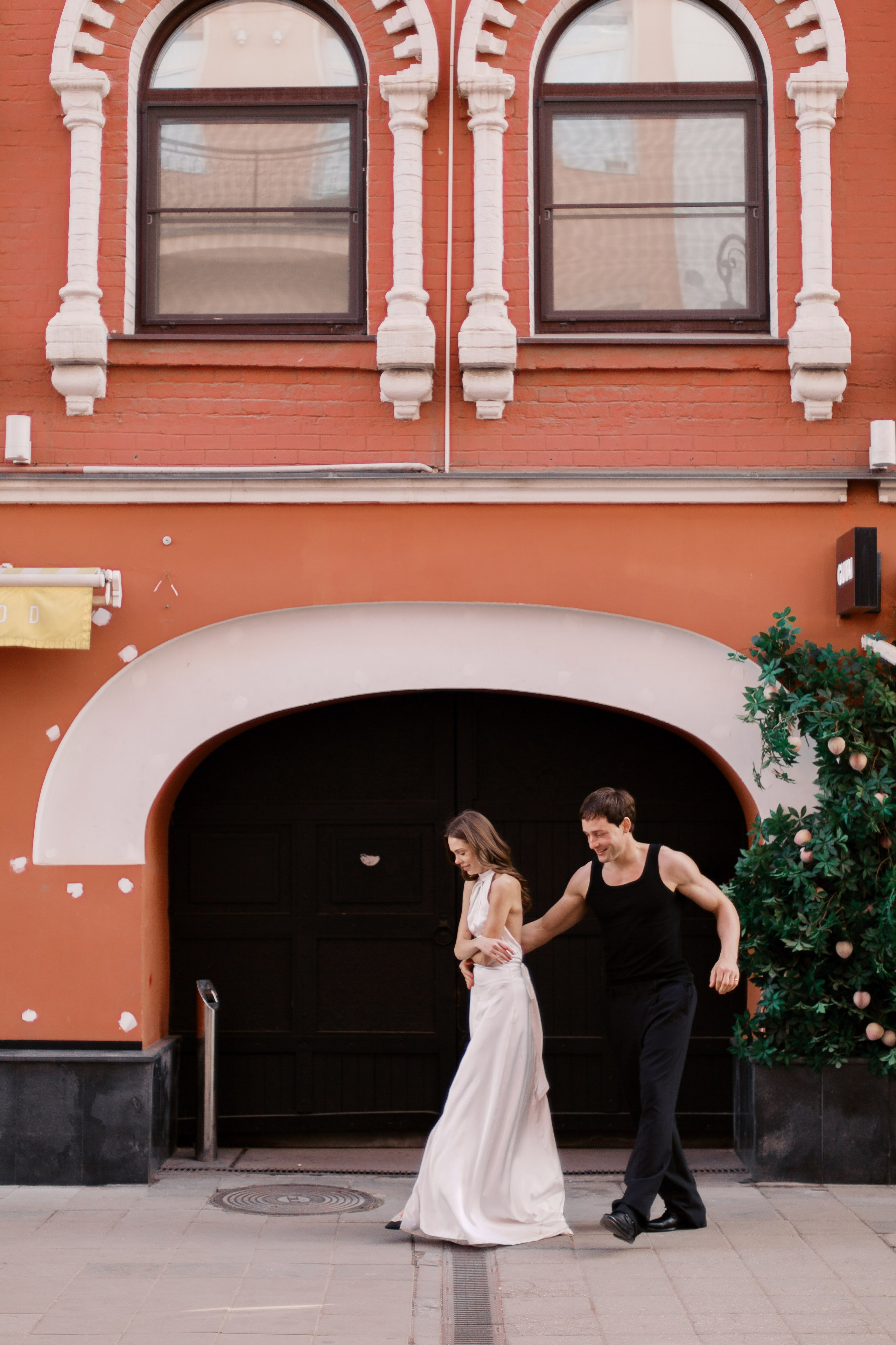 Свадебная прогулка по Патриаршим Прудам, свадебный фотограф Москва