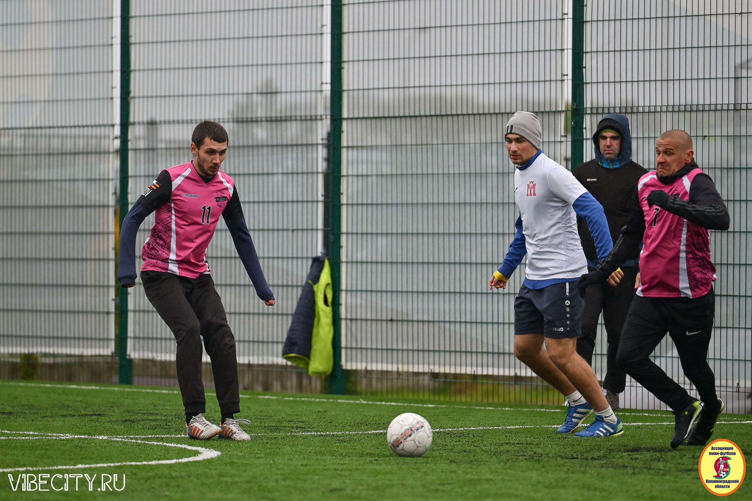 ИГРЫ МИНИ-ФУТБОЛЬНОЙ ЛИГИ. VIBECITY.RU Вайб Сити Ру Фоторепортажи Фотоотчеты Калининград