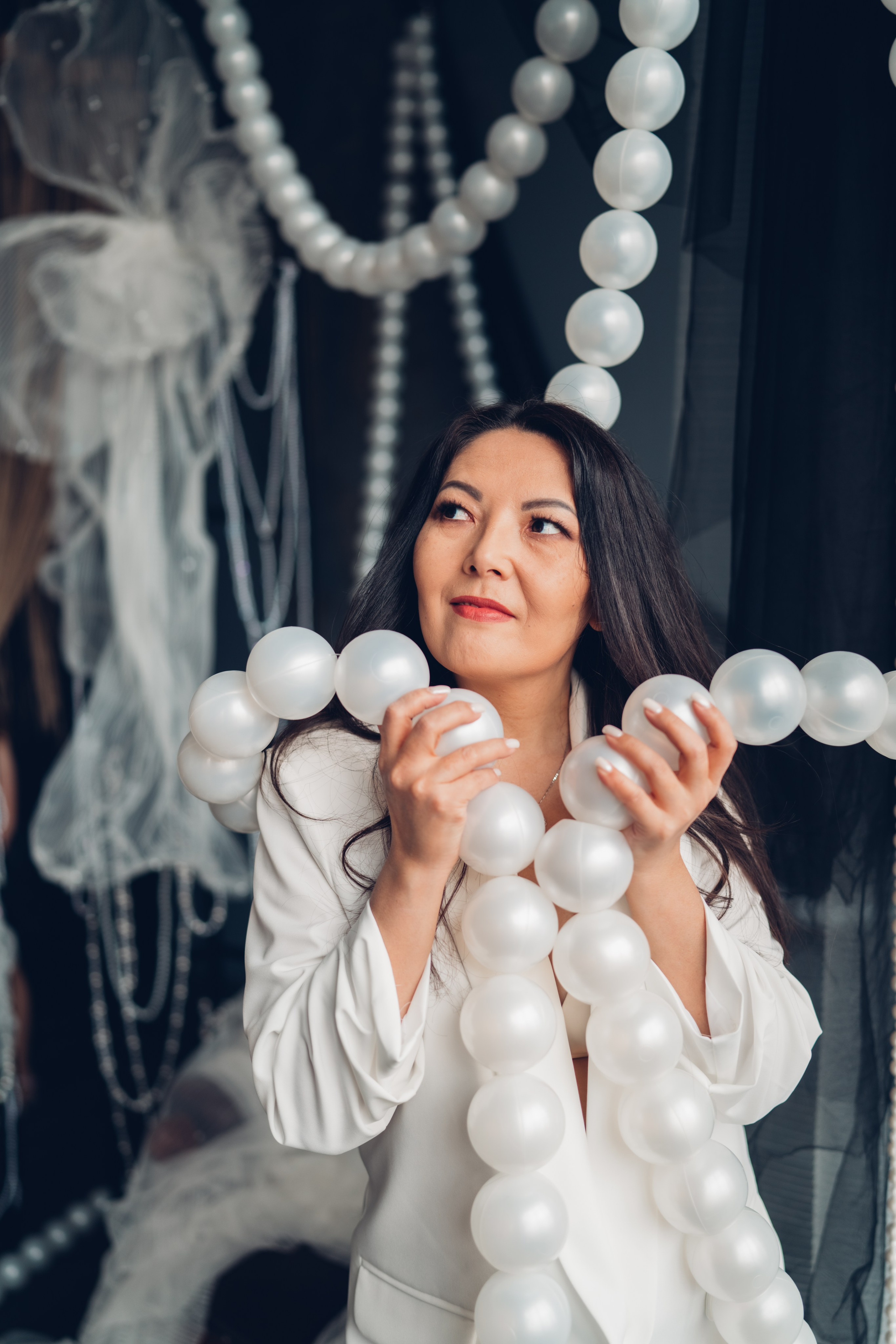 Пока девочки маленькие бусы всегда будут большими…. Профессиональный детский и семейный фотограф в Москве Диля Грошева