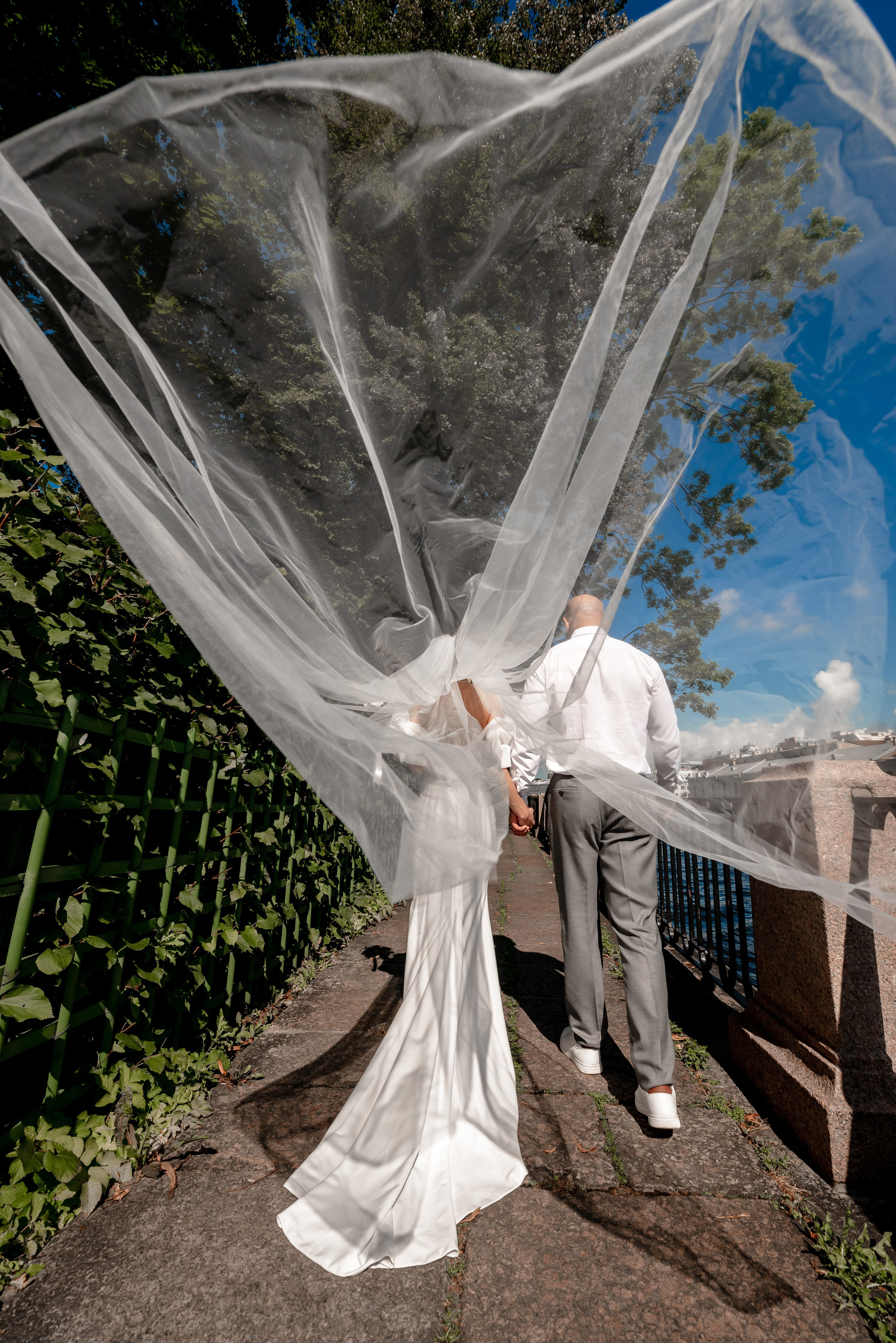 Летняя свадьба В Санкт-Петербурге и красивой выездной регистрацией Даши и Саши. Воздушная свадебная фотосессия в Петербурге. Портретный, семейный и свадебный фотограф в Санкт-Петербурге и в Пушкине Ширяев Денис