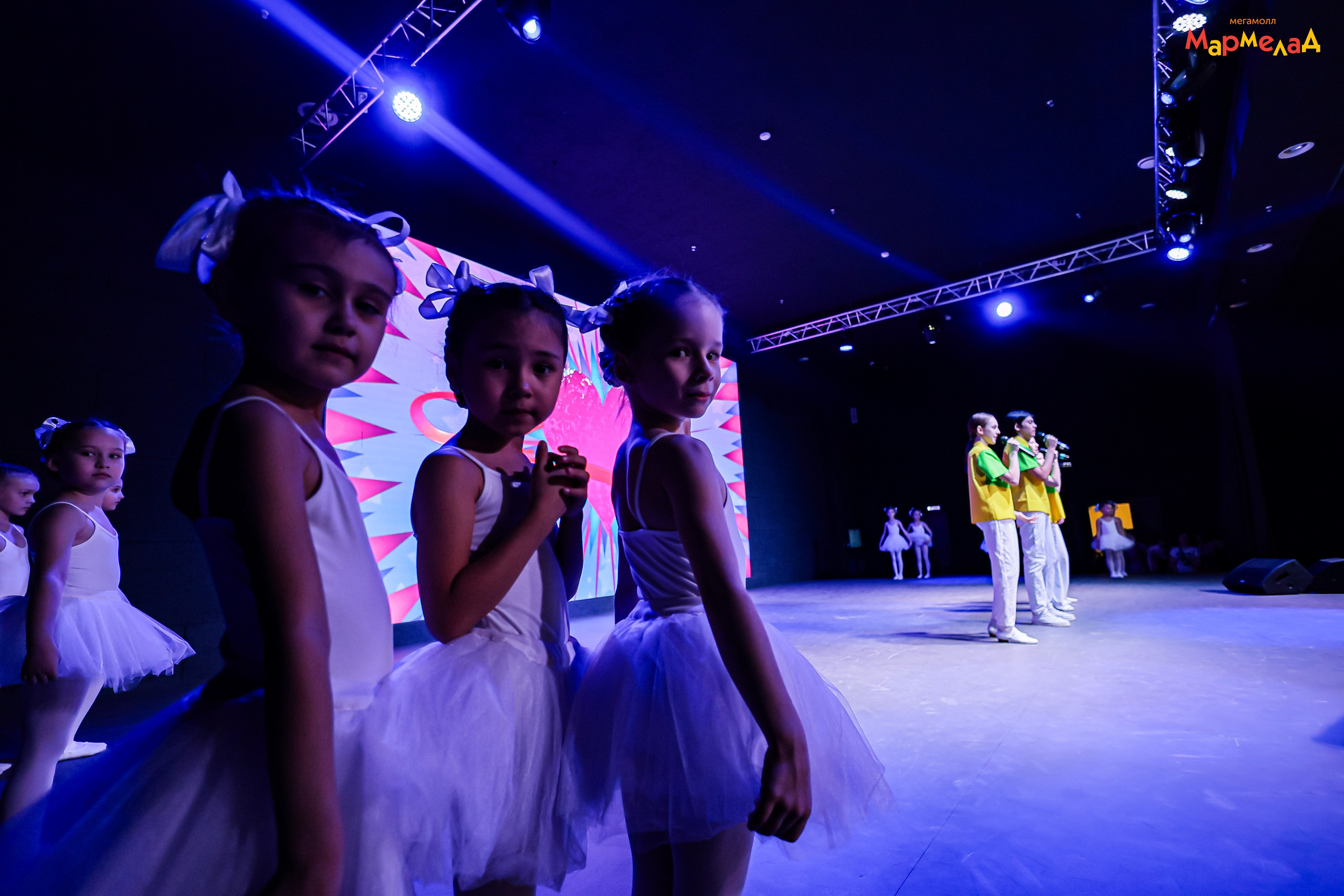 14.02 Любовь без границ в Мегамолл Мармелад. Команда специалистов в мире фотографии и видео. Детский фотограф, семейный фотограф