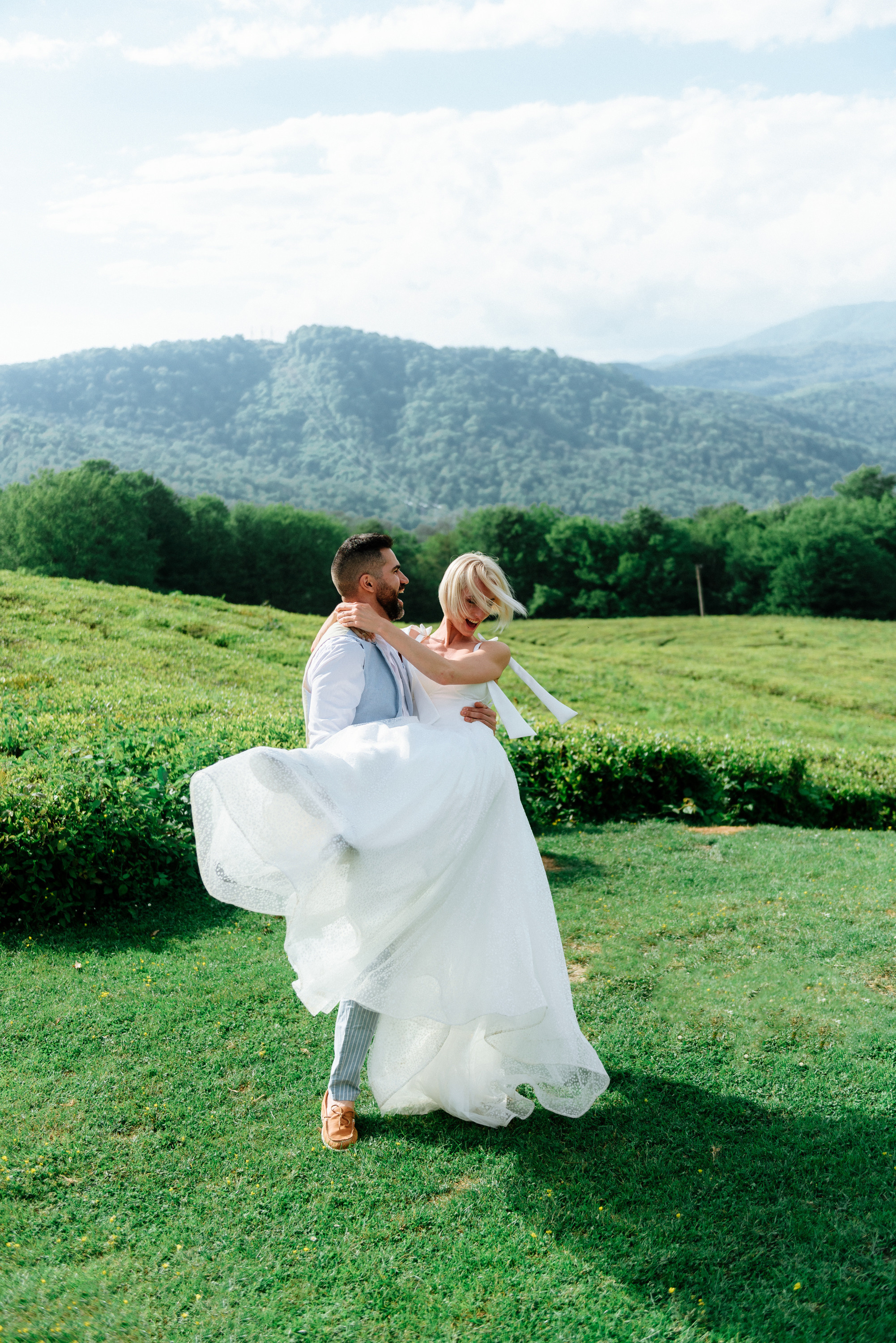 Wedding photoshoot on tea plantations. Fedor Lemeshko — Destination Wedding and Family Lifestyle photographer