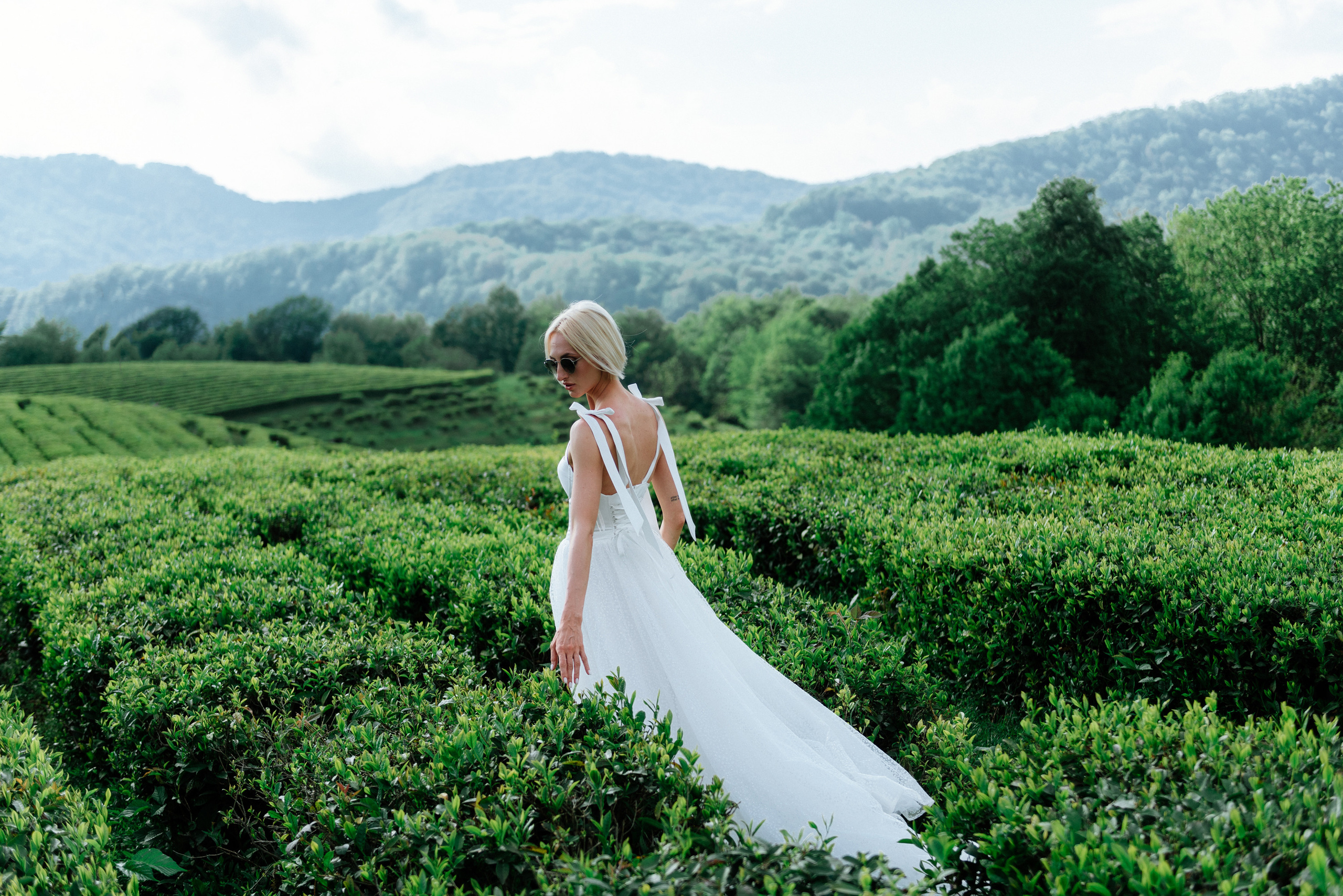 Wedding photoshoot on tea plantations. Fedor Lemeshko — Destination Wedding and Family Lifestyle photographer