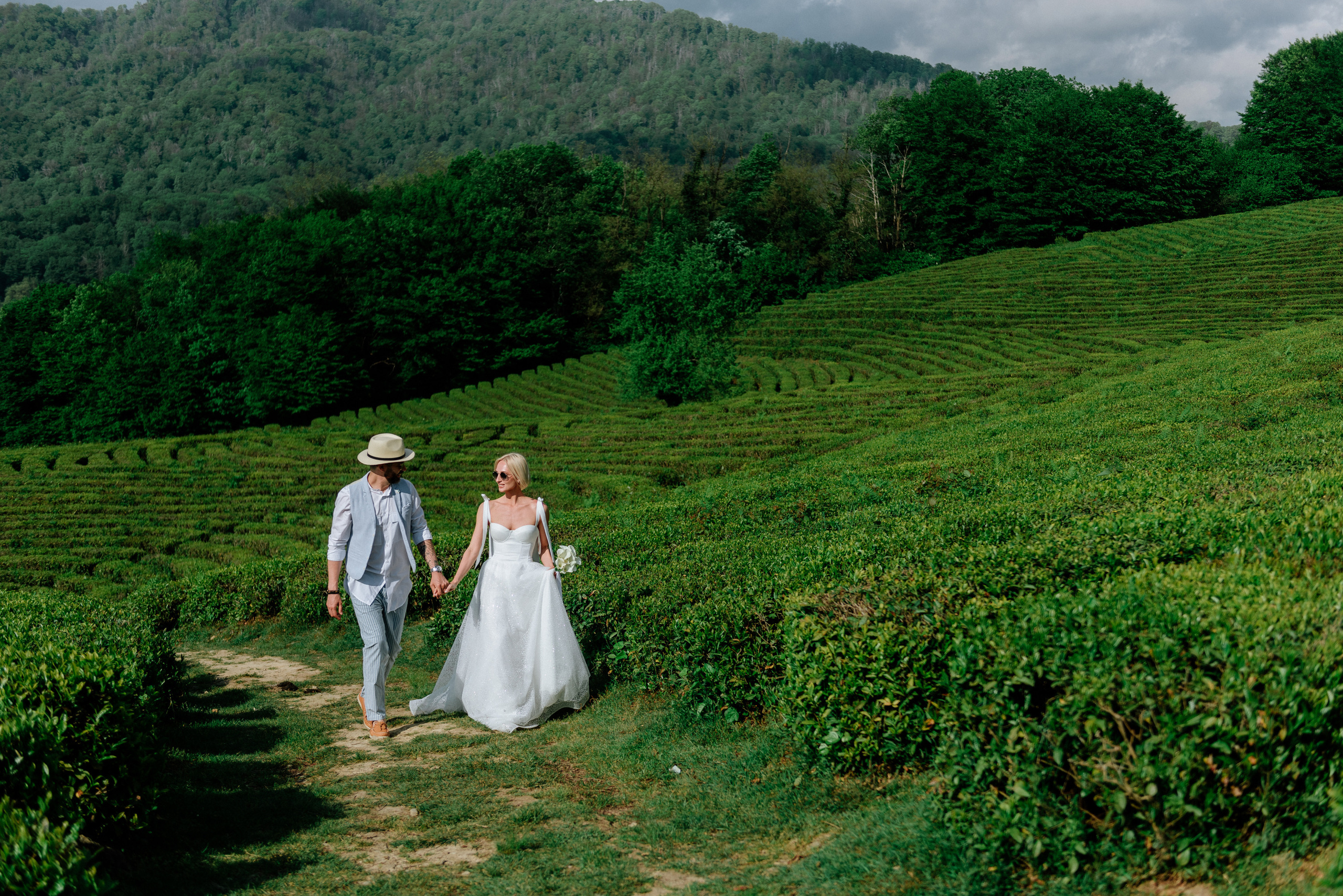 Wedding photoshoot on tea plantations. Fedor Lemeshko — Destination Wedding and Family Lifestyle photographer