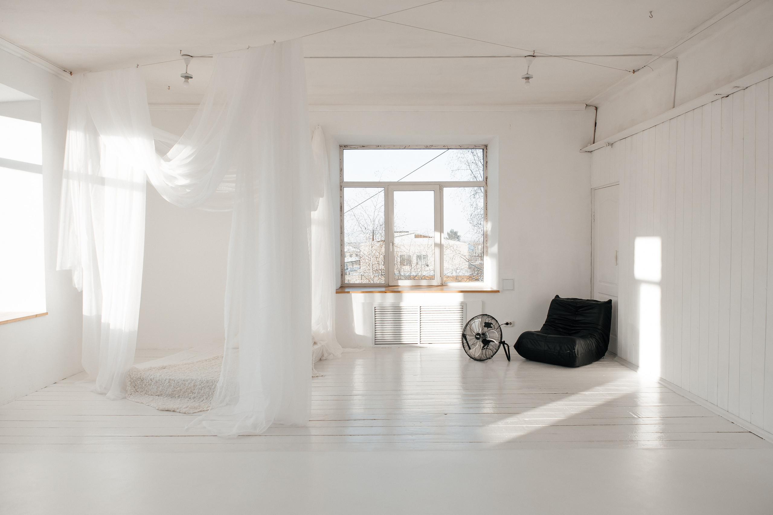 Малый белый зал. Фотостудия 220 — первая в Чите фотостудия, предназначенная для работы