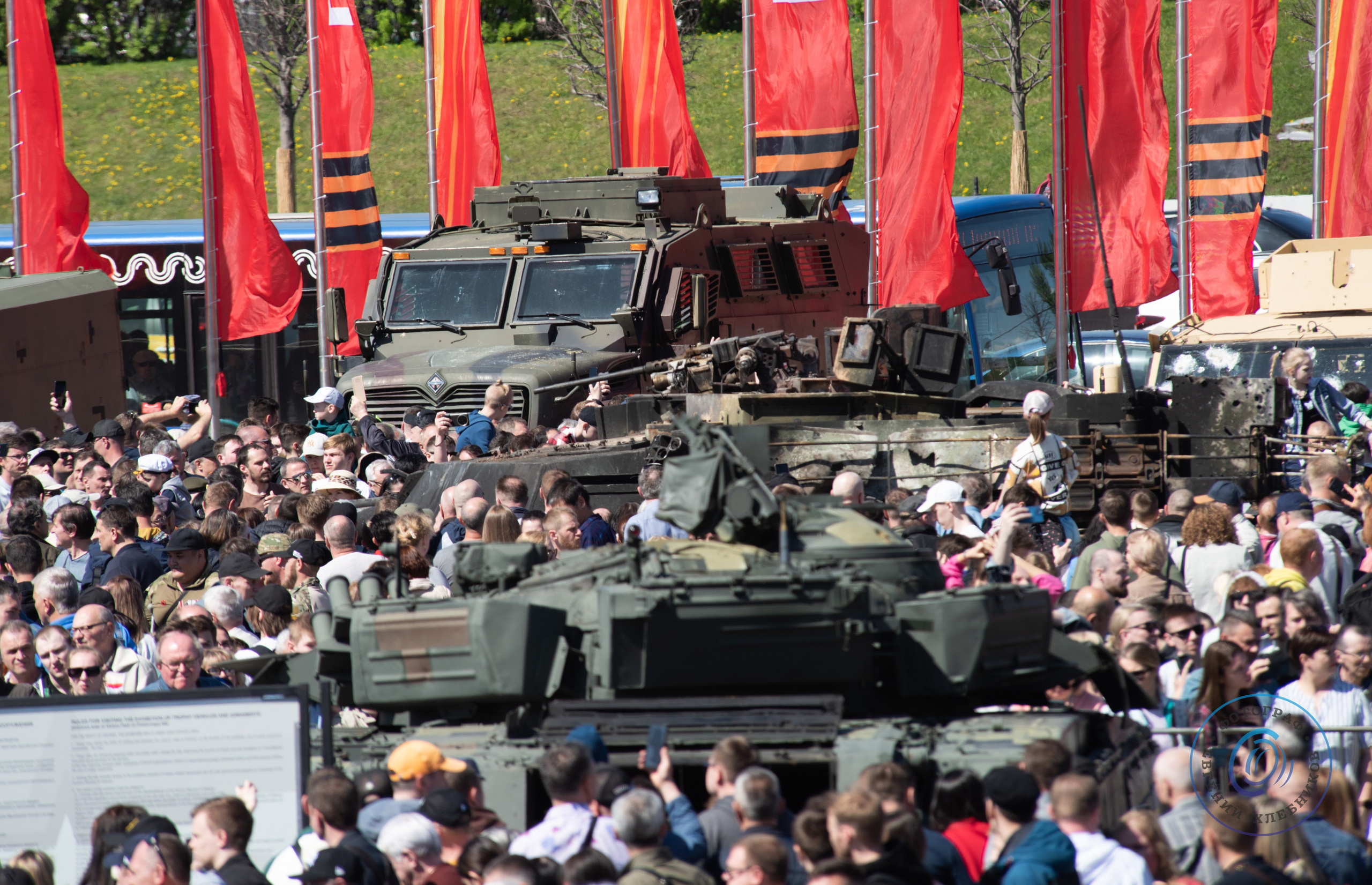 Разбитая техника НАТО. Event-фотограф Евгений Хлебников