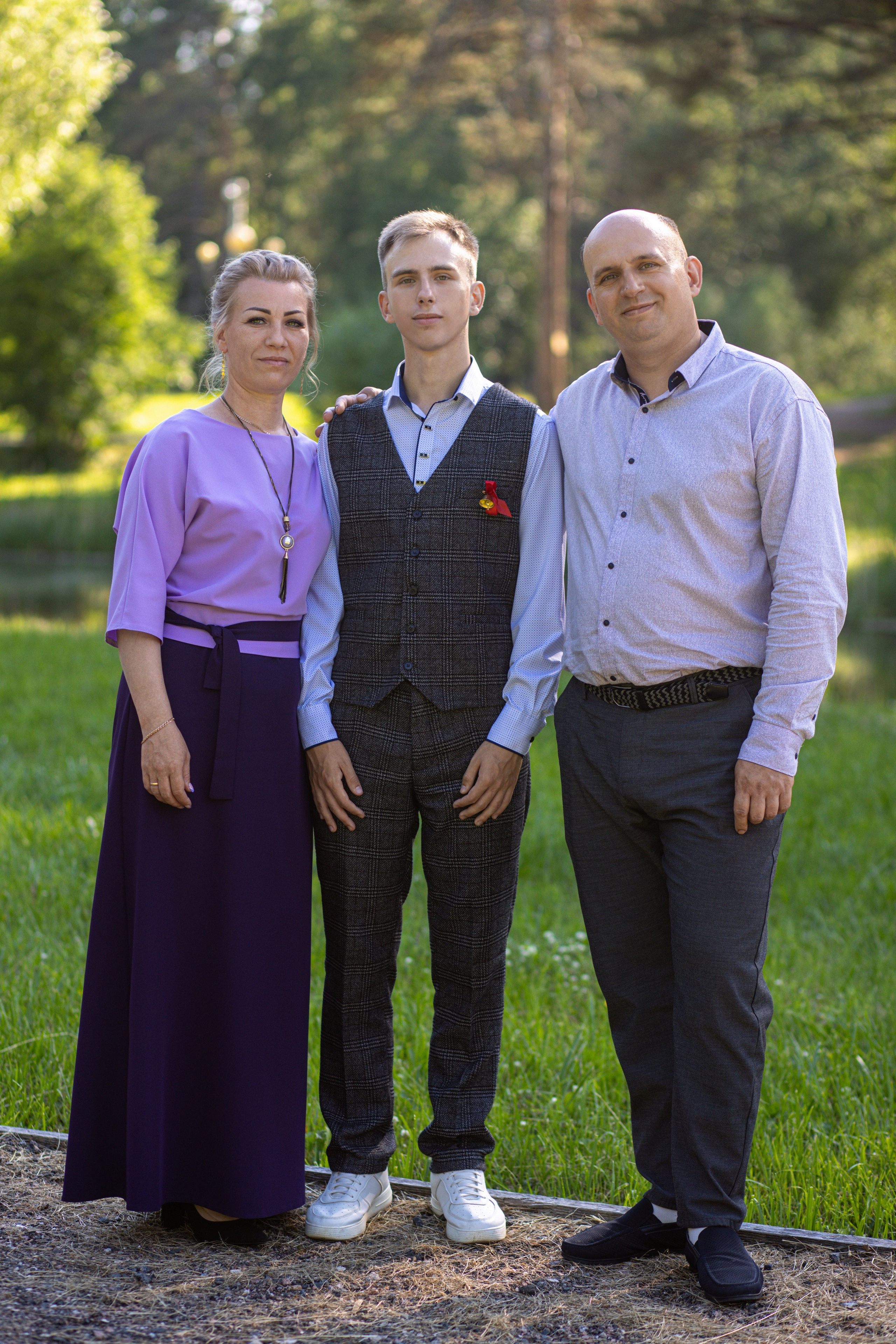 Фотосессия на выпускной. Школа № 12, 11 класс, 2024 г. Студия выпускных альбомов Остров