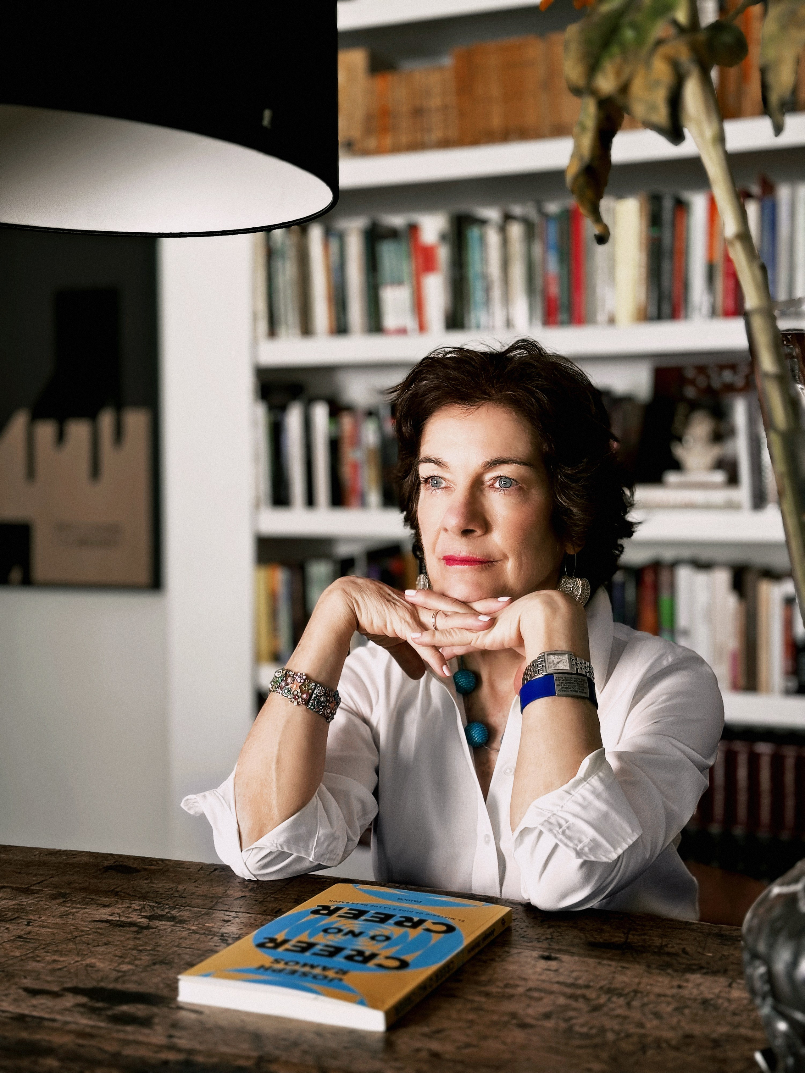 Fotografía Corporativa y Retratos Profesionales en Santiago, Chile. Retrato formal. Fotos Profesionales para LinkedIn, Empresas. Fotógrafa en Santiago, Chile | Julia Zalnova