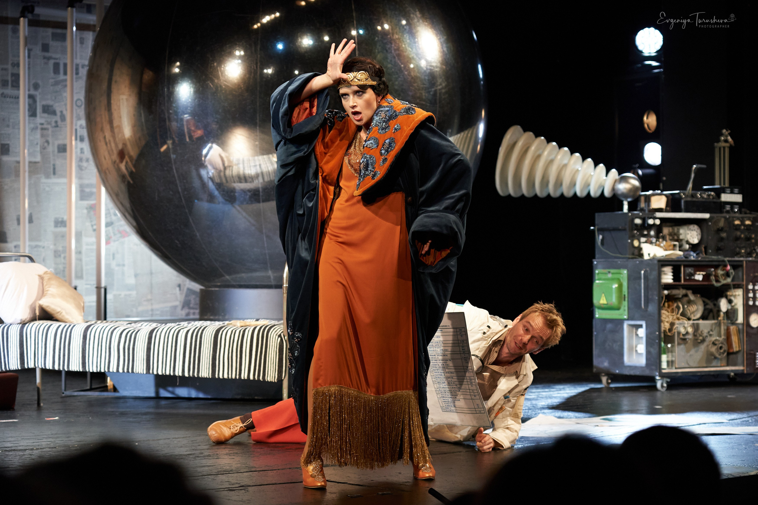 «Иван Васильевич» — премьера, открывшая сотый сезон Театра Сатиры. Фотограф Евгения Турушева