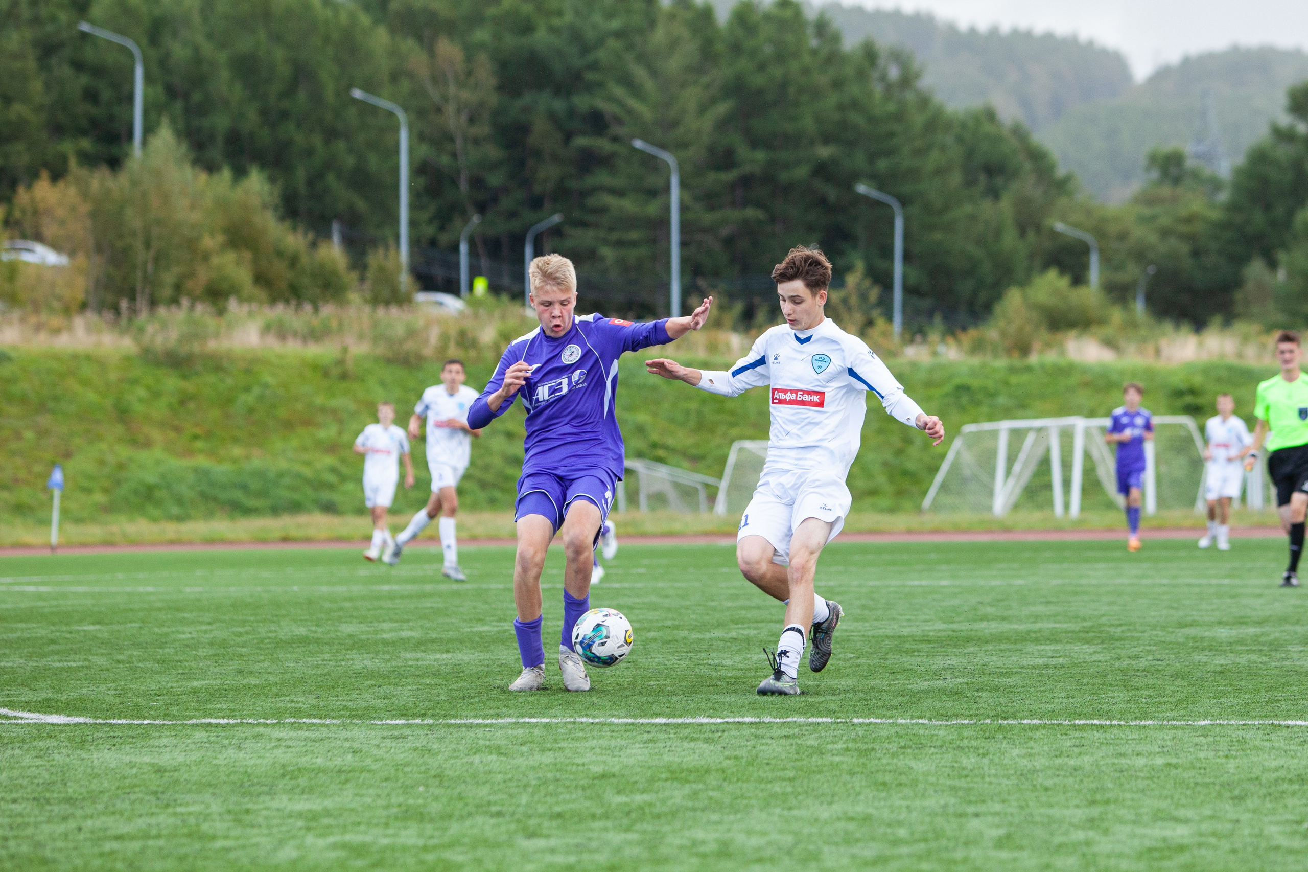 Матч юношеской футбольной лиги между командами СШ «Сахалин» и «СШОР № 1» (Комсомольск-на-Амуре). Кутузов Евгений Фотограф в Южно-Сахалинске