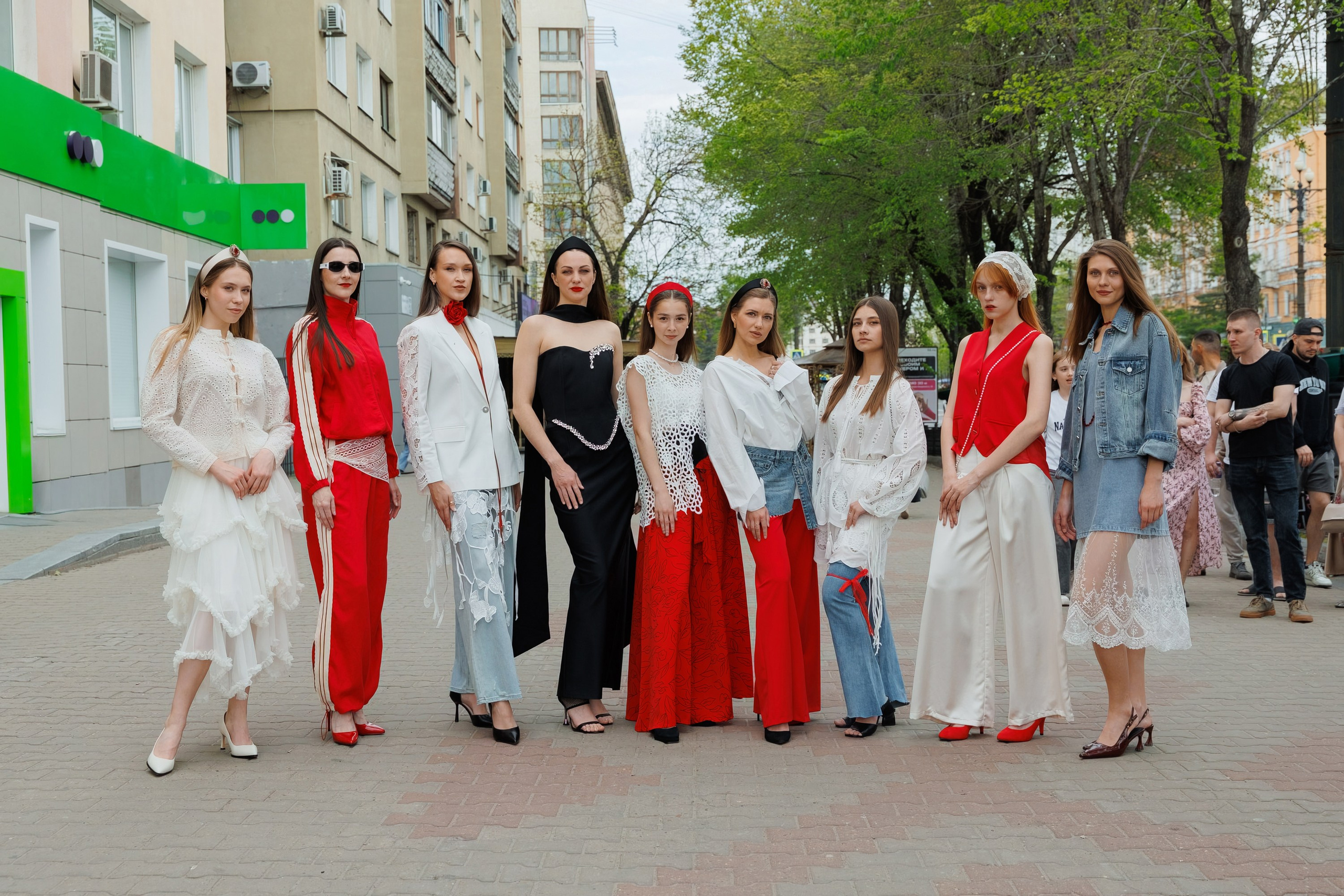 МОДНЫЙ ПОКАЗ. СВОИ. ФОТООТЧЕТЫ-СОБЫТИЯ-МЕСТА