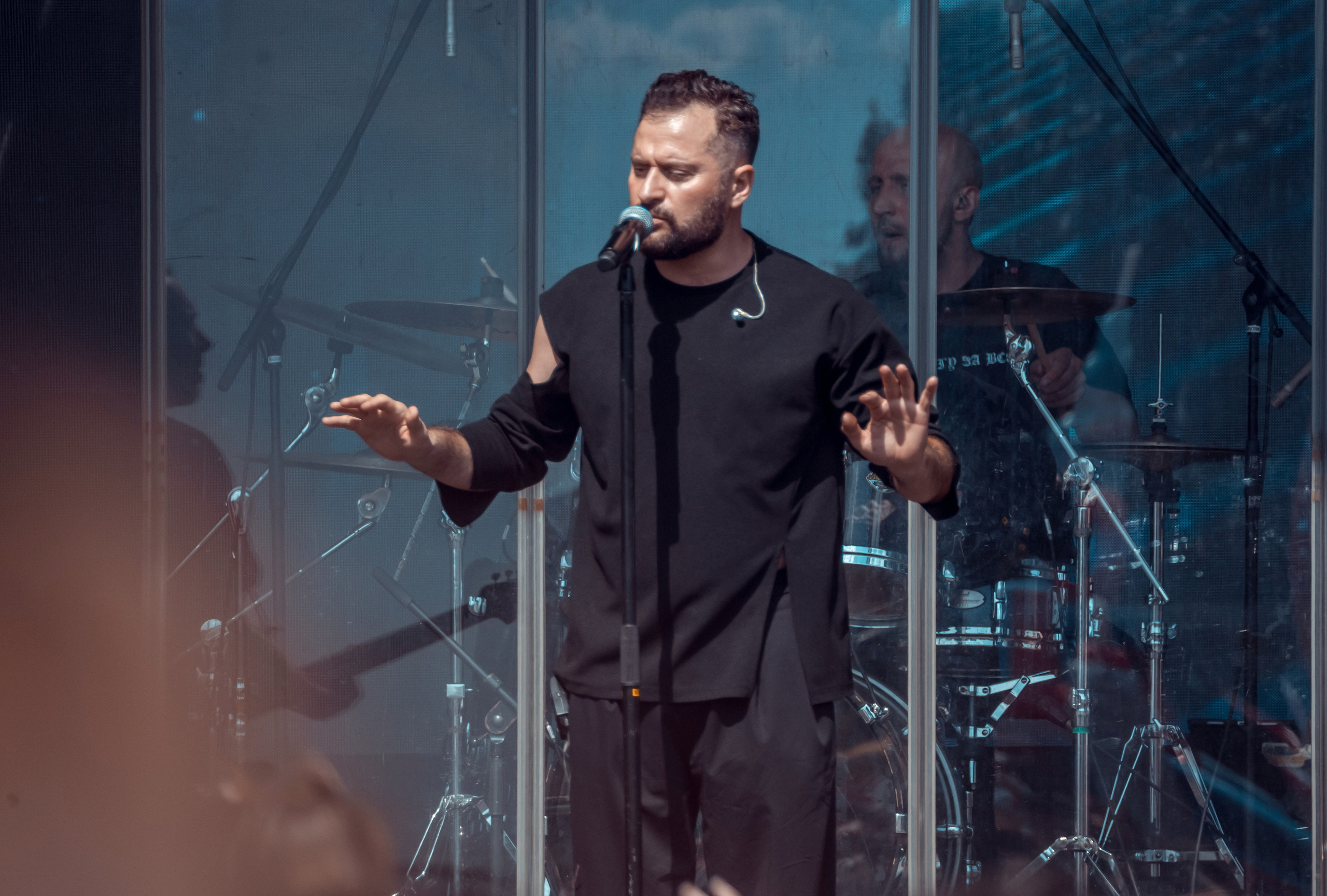 Концерт певца Ираклия Veer Mall 31.05.25. Фотограф для маркетплейсов Михаил Бове