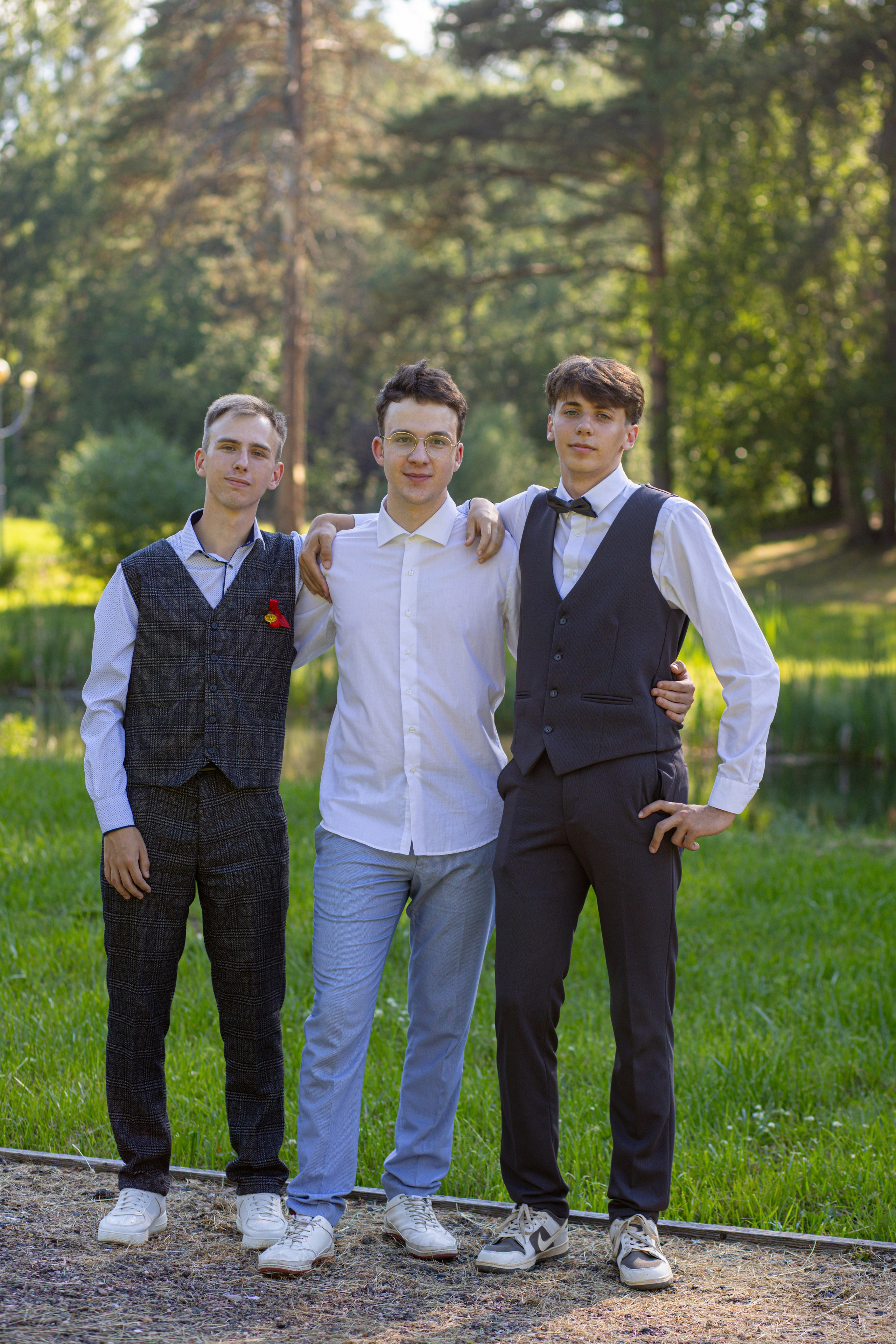 Фотосессия на выпускной. Школа № 12, 11 класс, 2024 г. Студия выпускных альбомов Остров