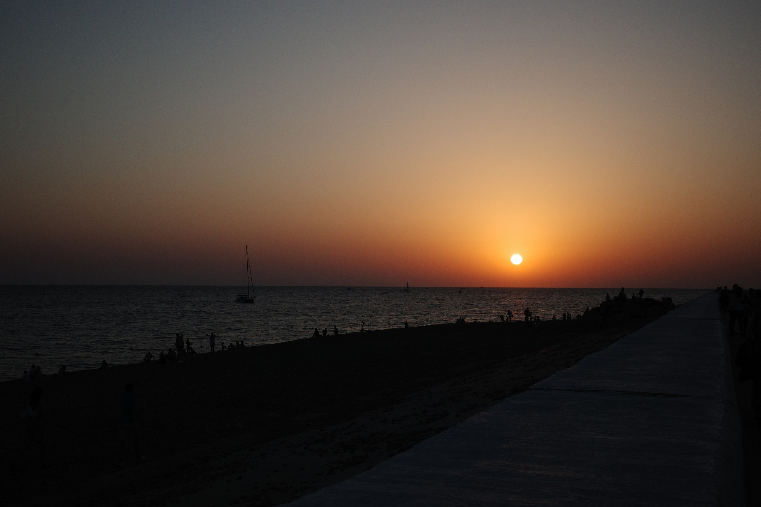 Закат у моря