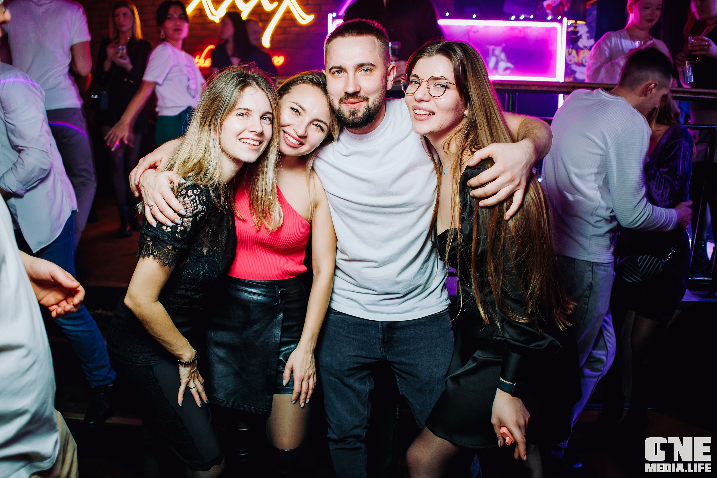 Фоторепортаж из бара XxxX. One Media Life: фоторепортажи, фотоотчеты с мероприятий и заведений