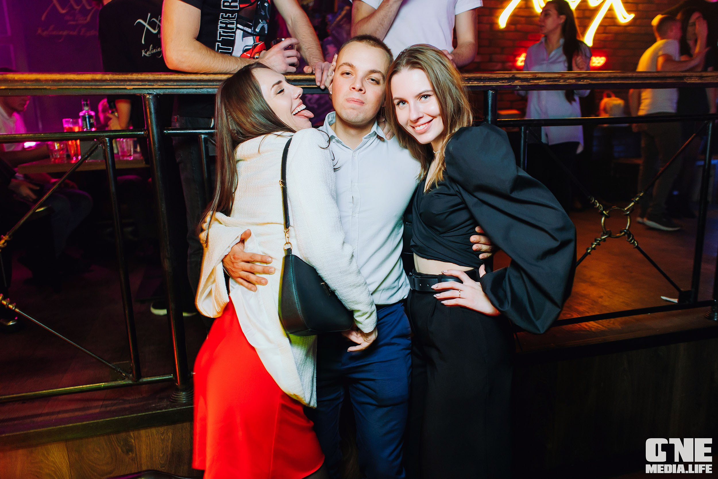 Фоторепортаж из бара XxxX. One Media Life: фоторепортажи, фотоотчеты с мероприятий и заведений