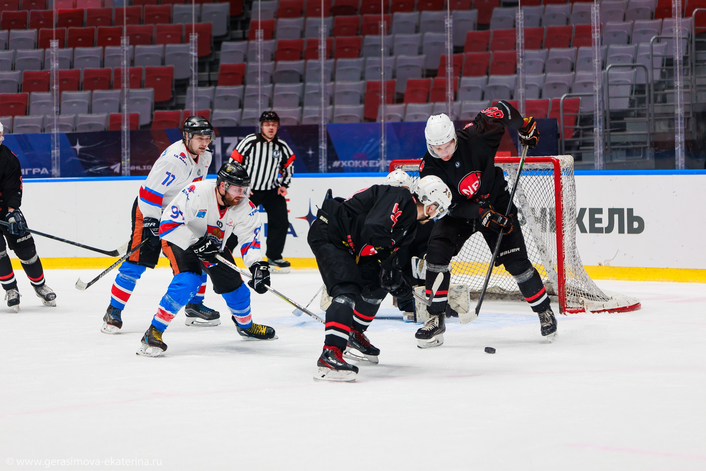 13 Ночная Лига 2024 — фестиваль хоккея. Фотограф Лодейное Поле Екатерина Герасимова в Санкт-Петербурге и Лен. области