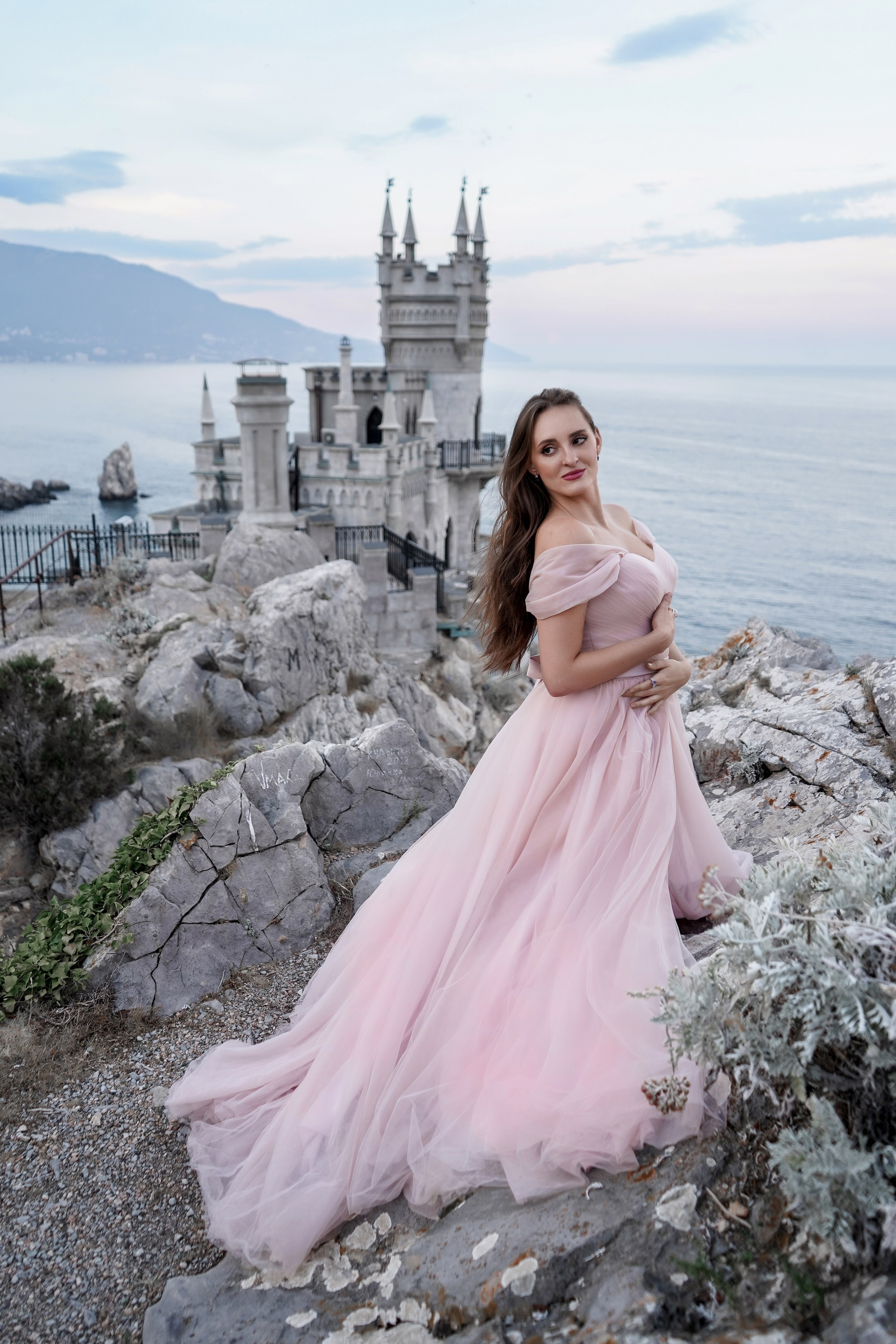 Женская фотосессия с Карелией на Ласточкином гнезде в Крыму. Свадебный фотограф в Ростове-на-Дону. Таинство Крещения и Венчания, семейные фотосессии. Алёна Чёботова