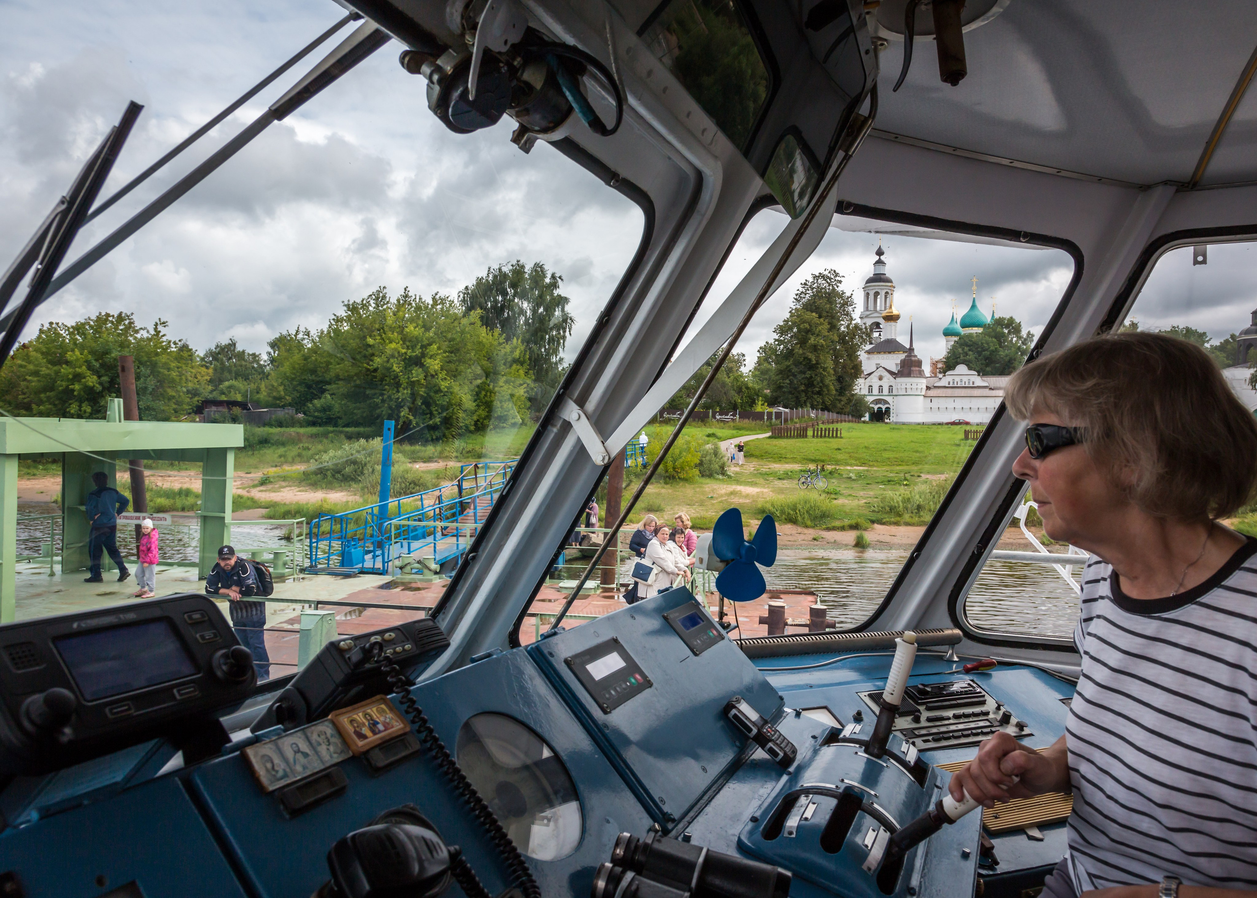 КАПИТАН МАРИНА. Контакты