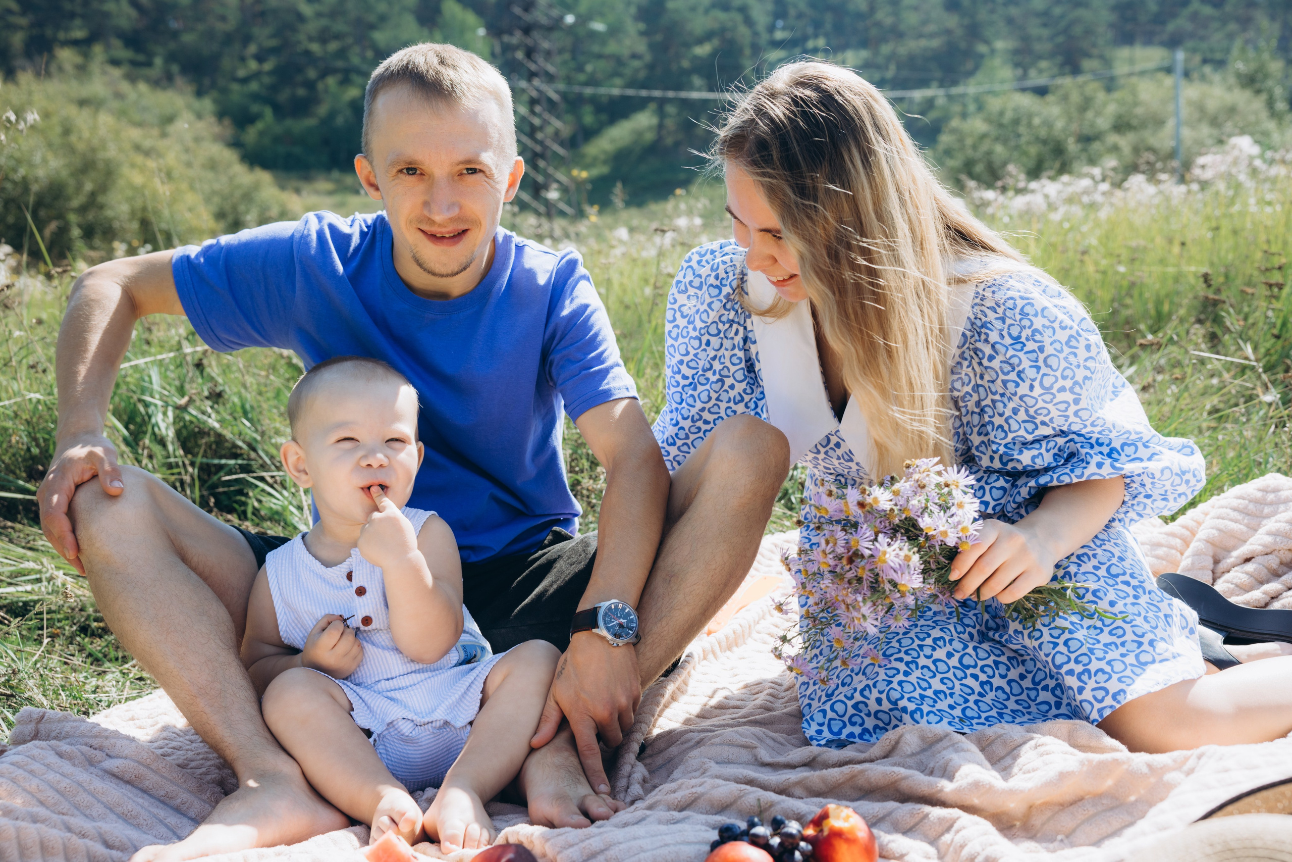 Семейная съёмка в поле. Свадебный, семейный фотограф в Иркутске Светлана Макаричева