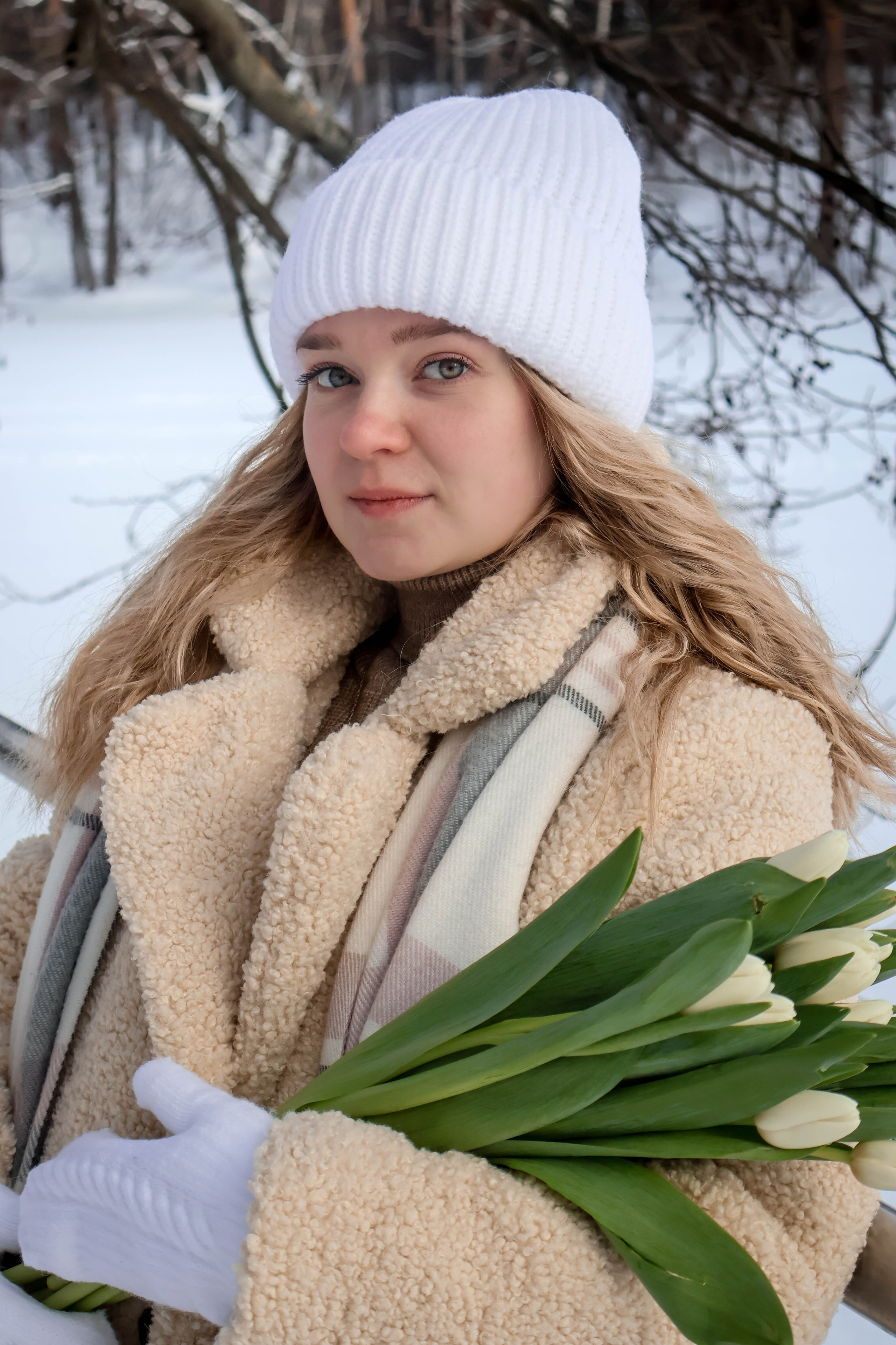 Зимняя фотосессия с тюльпанами