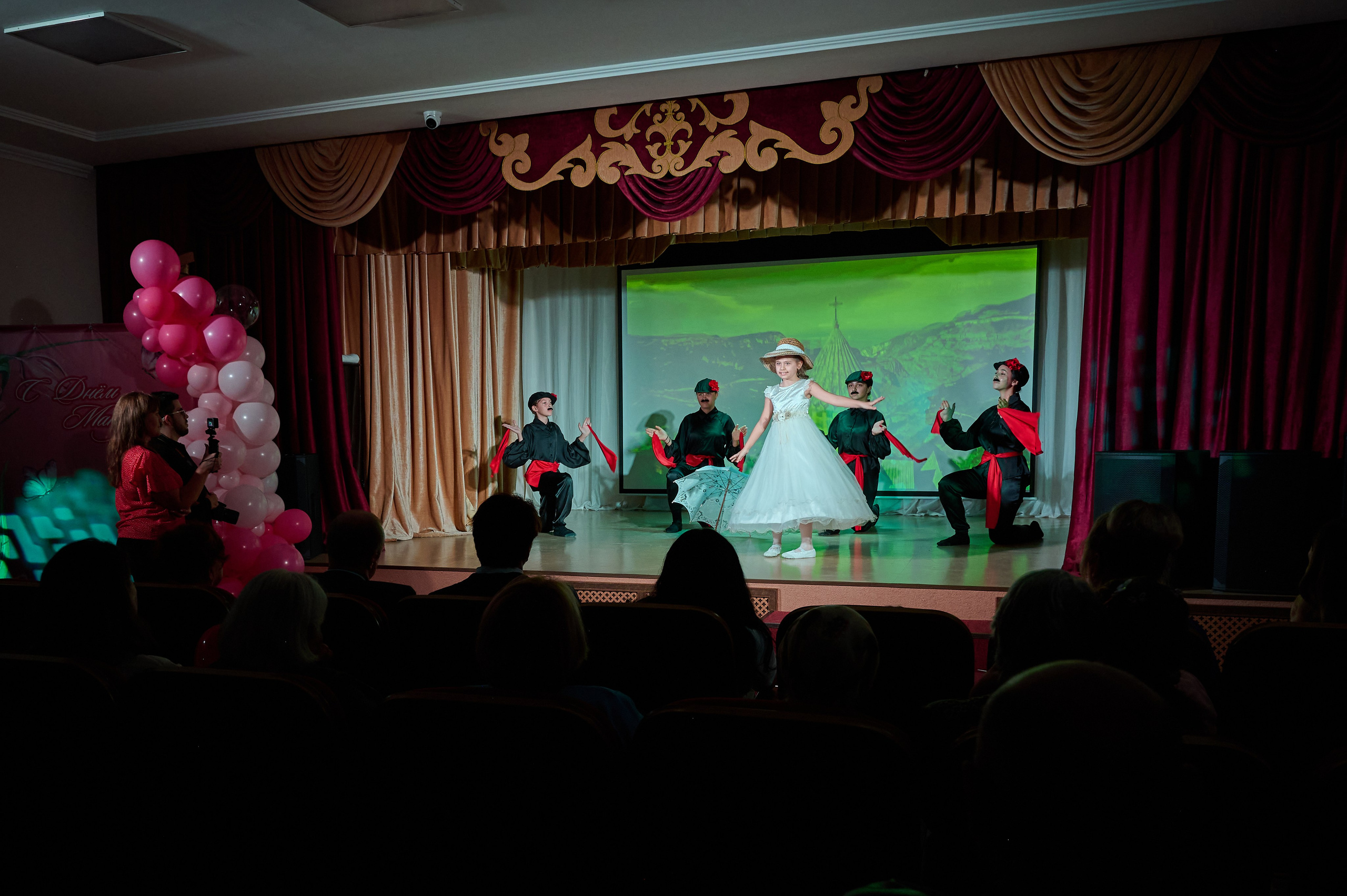 День матери ДК Виноградный. Жизнь курорта Кабардинка в фотографиях