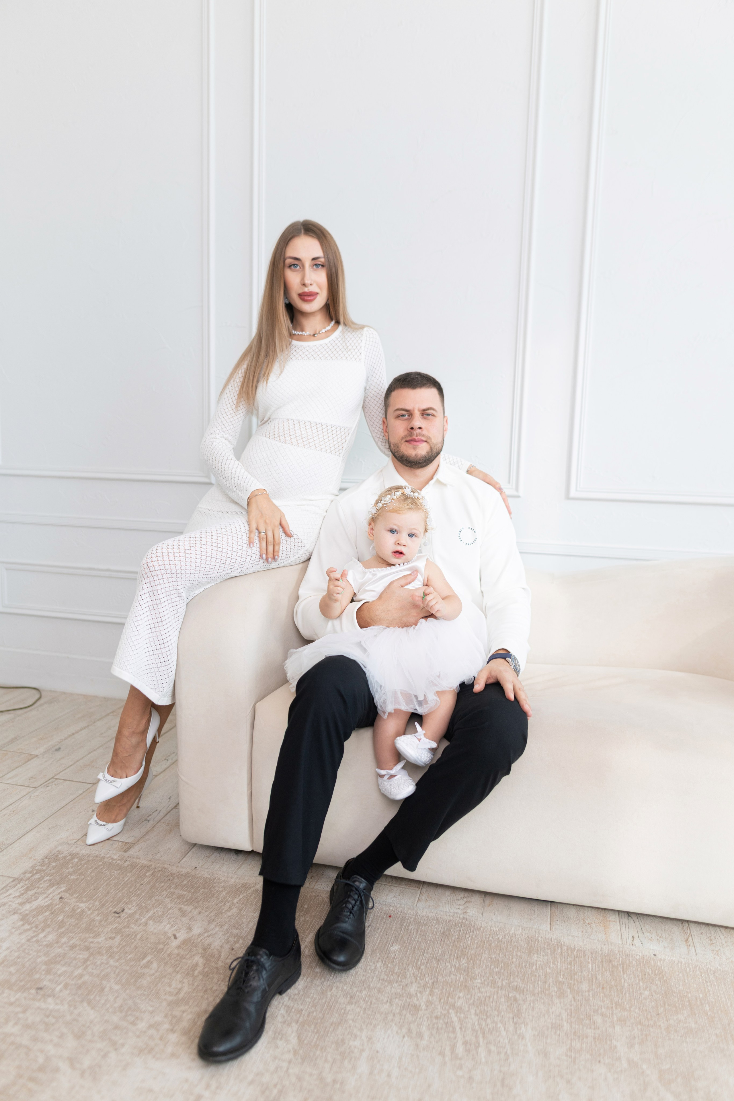 Семейная съемка для Яны и Дани в интерьере. Дмитрий Шульгин, портретный фотограф в Воронеже