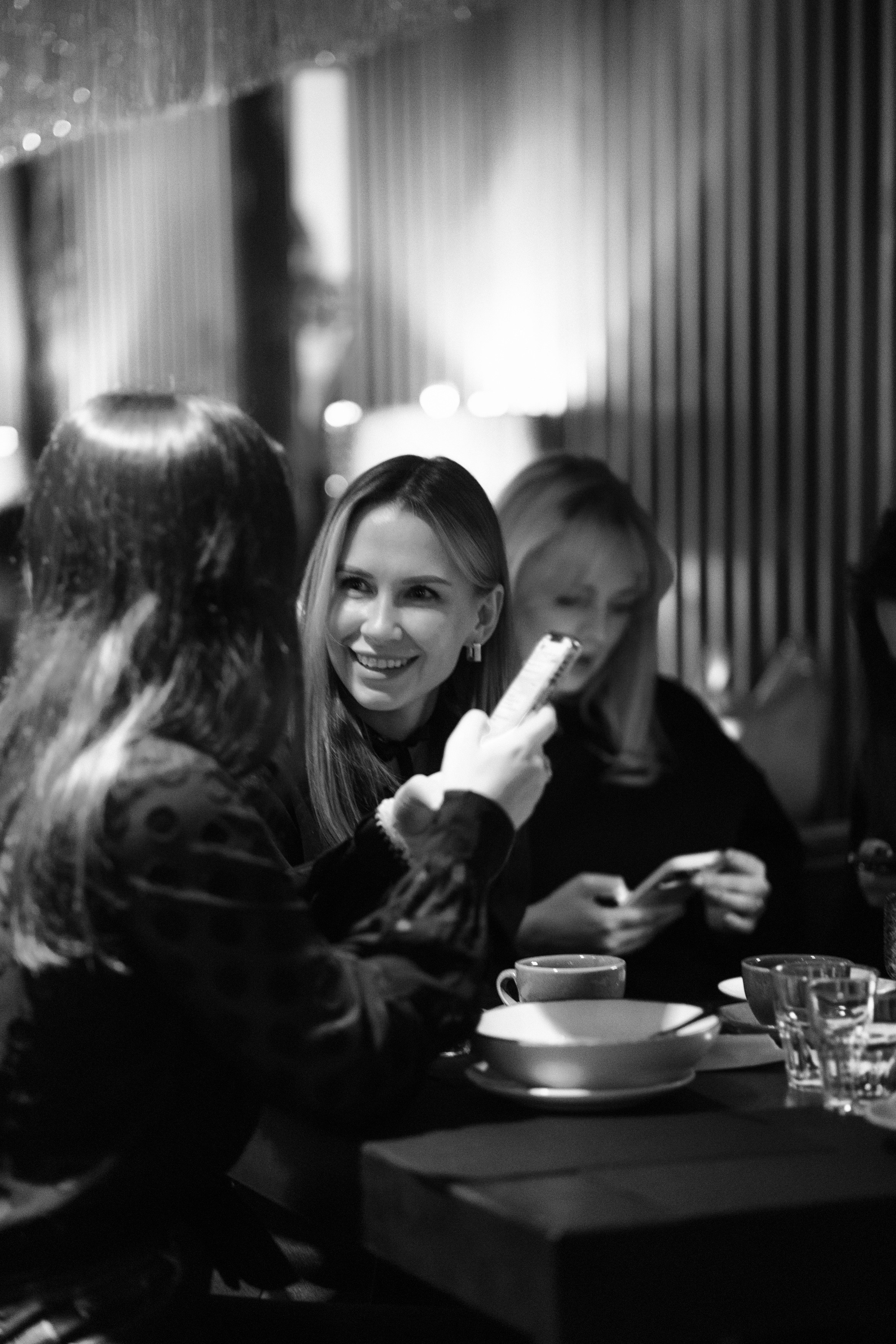 YANA URBAN: сольный концерт в «Анжелика Wineroom». СВОИ. ФОТООТЧЕТЫ-СОБЫТИЯ-МЕСТА