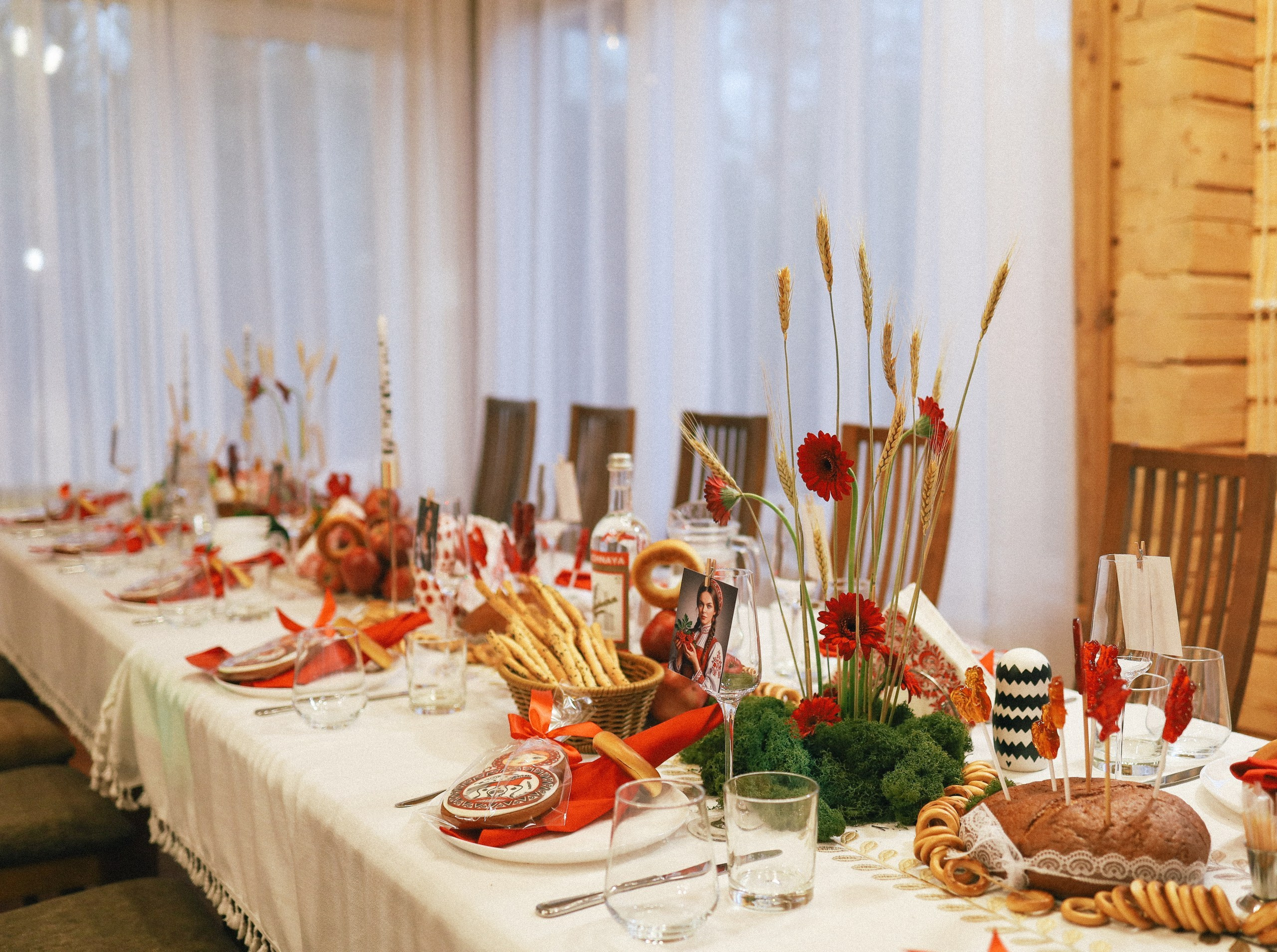 Банкет на Веранде для проведения юбилея в Подмосковье с арендой домов. Банкетный зал Веранда в Якушево у озера для свадеб, юбилеев, корпоративов. Официальный сайт