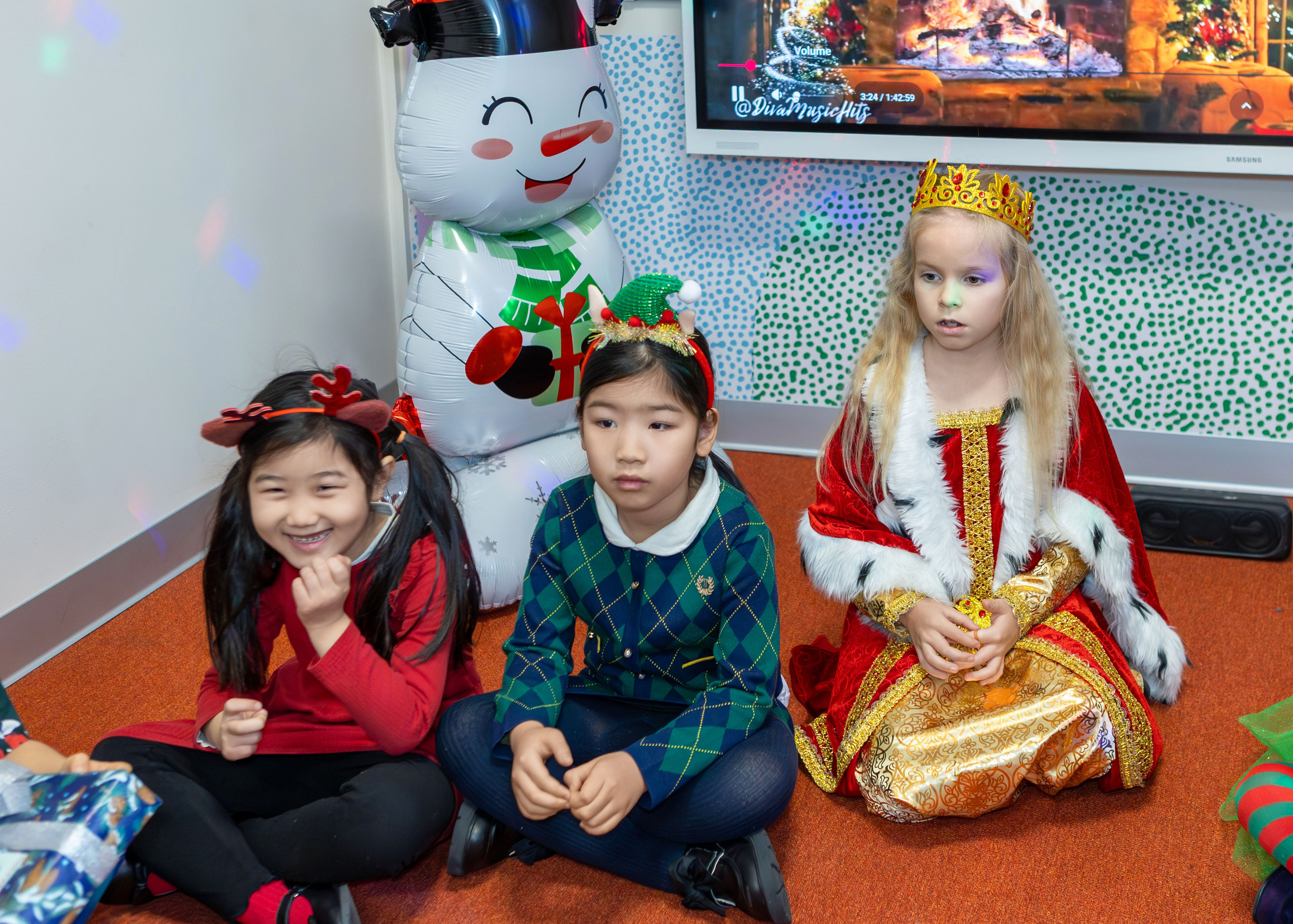 Christmas Celebration at The International School of Moscow. Школьный фотограф и выпускные альбомы | SHKOLBook