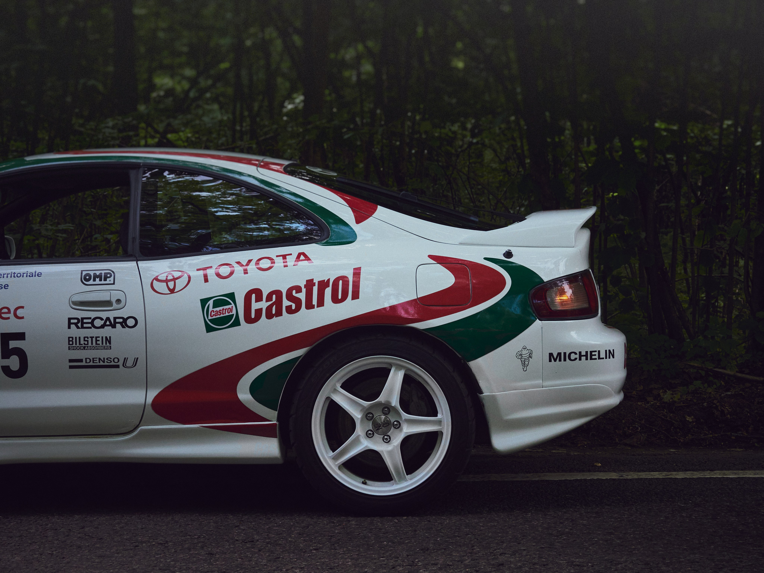 Упражнение с асфальтом. Коммерческий и художественный фотограф в Москве Плоскирев Валерий