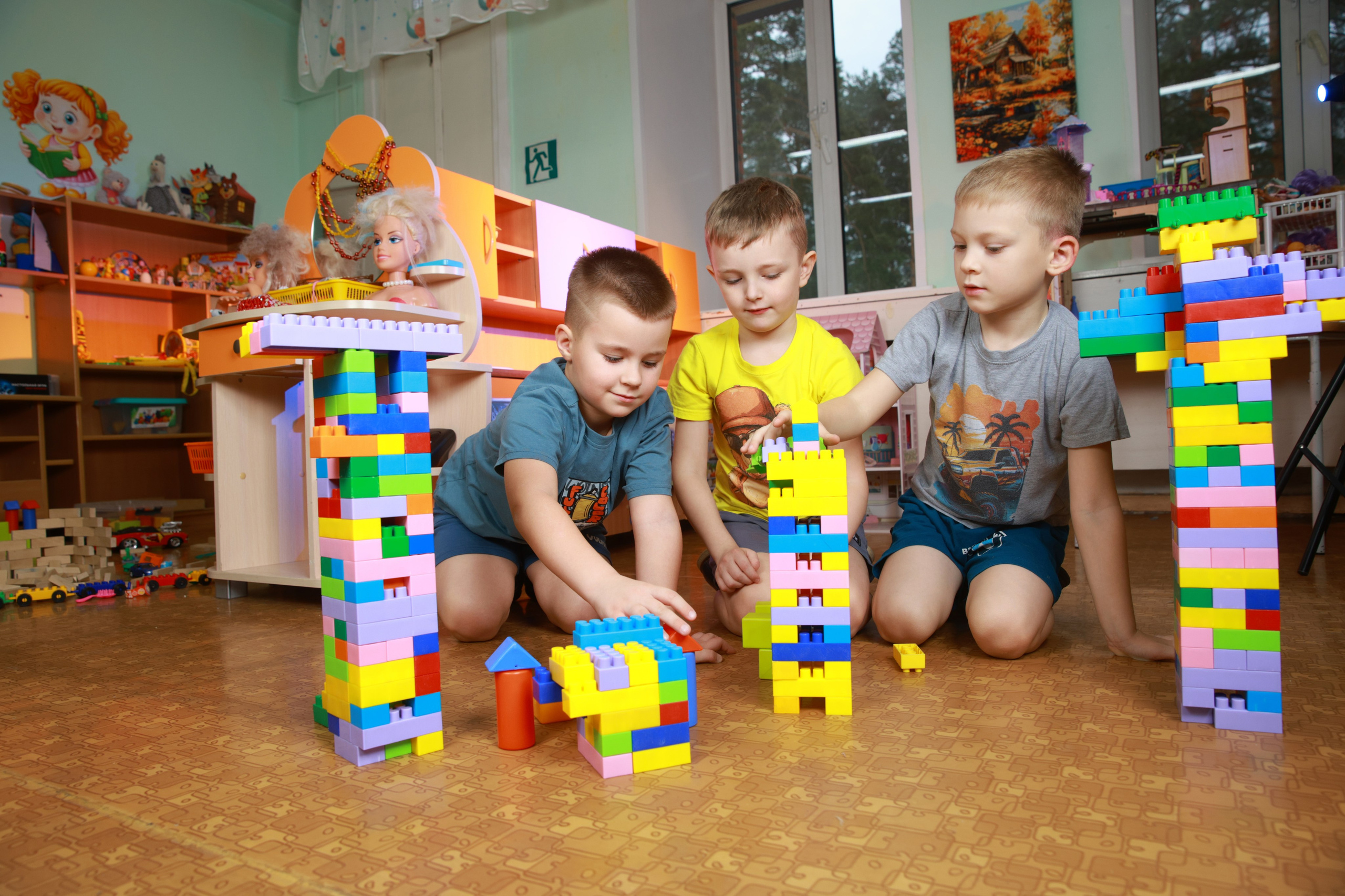 Выпускникам школ и детских садов