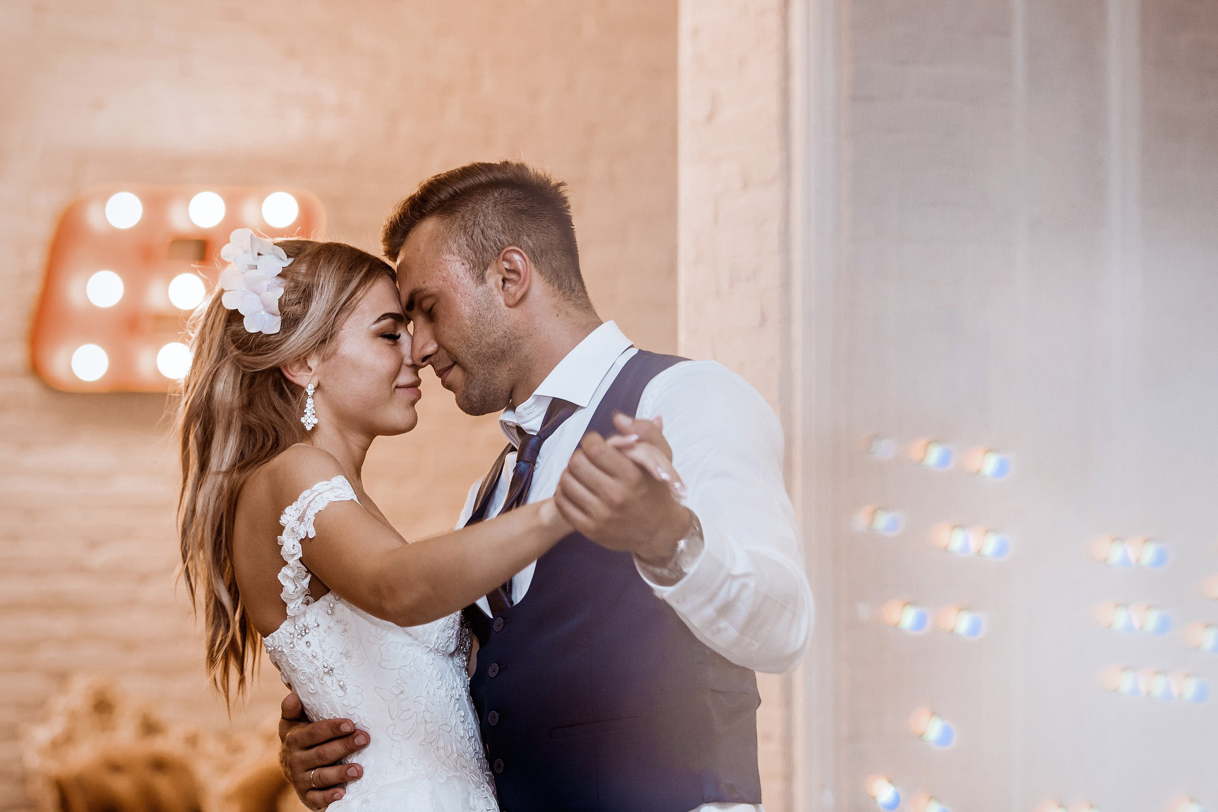 Александра и Мария. Фотостудия во Всеволожске. Подходит для всех творческих проектов