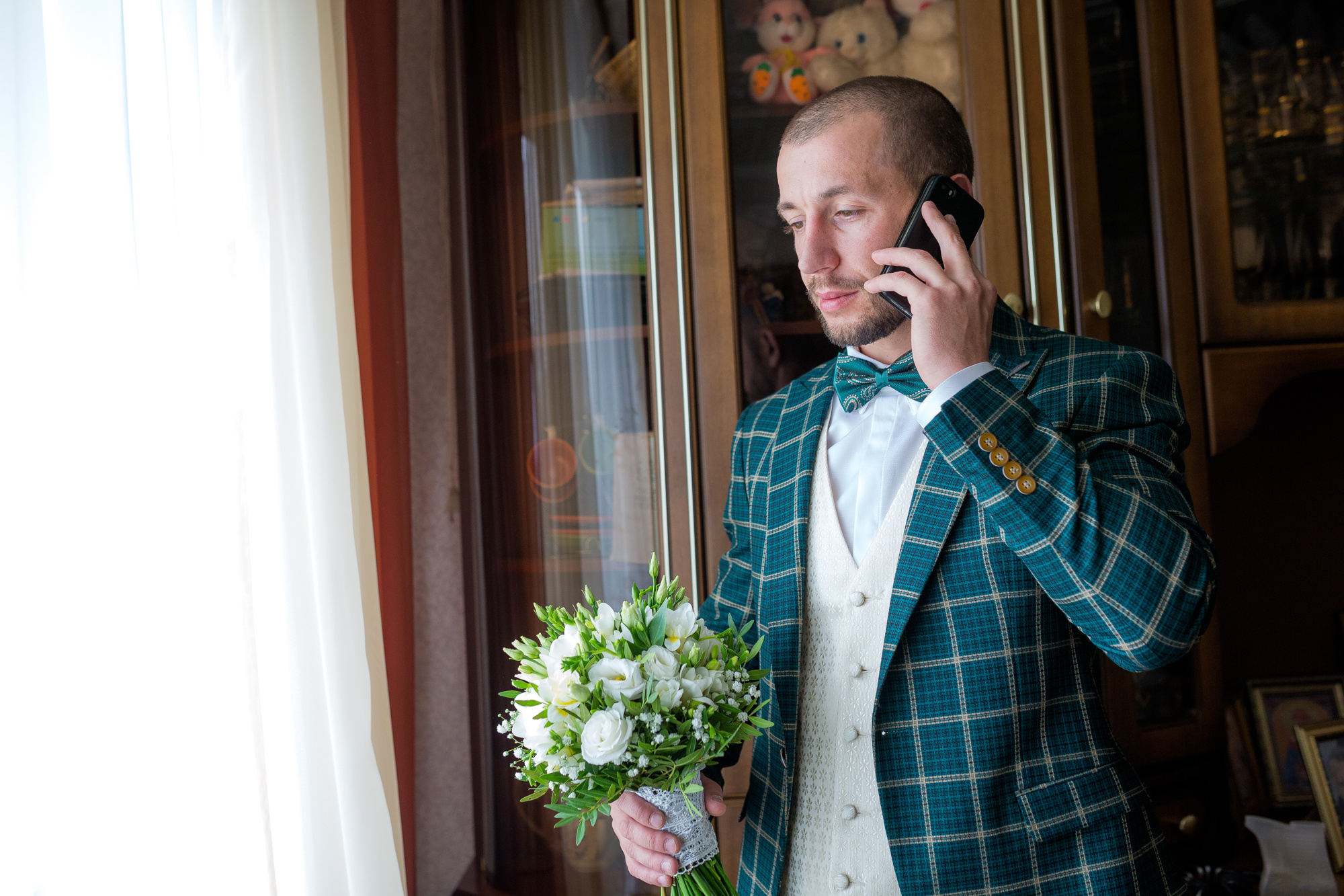 жених с букетом переславль