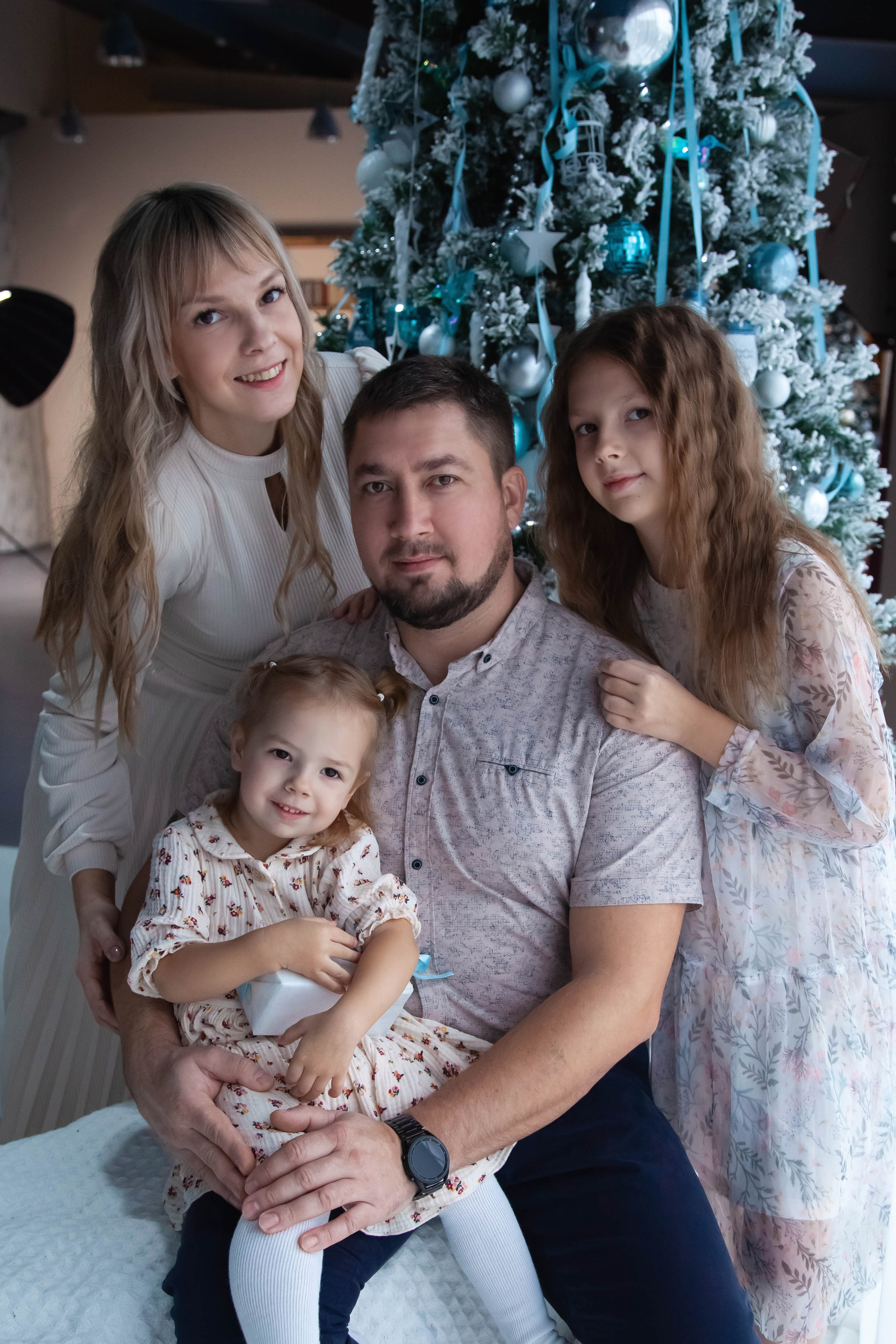 В нашей семье есть традиция — семейная фотосессия перед Новым годом. Фотограф Newborn в Саратове Екатерина Завитова