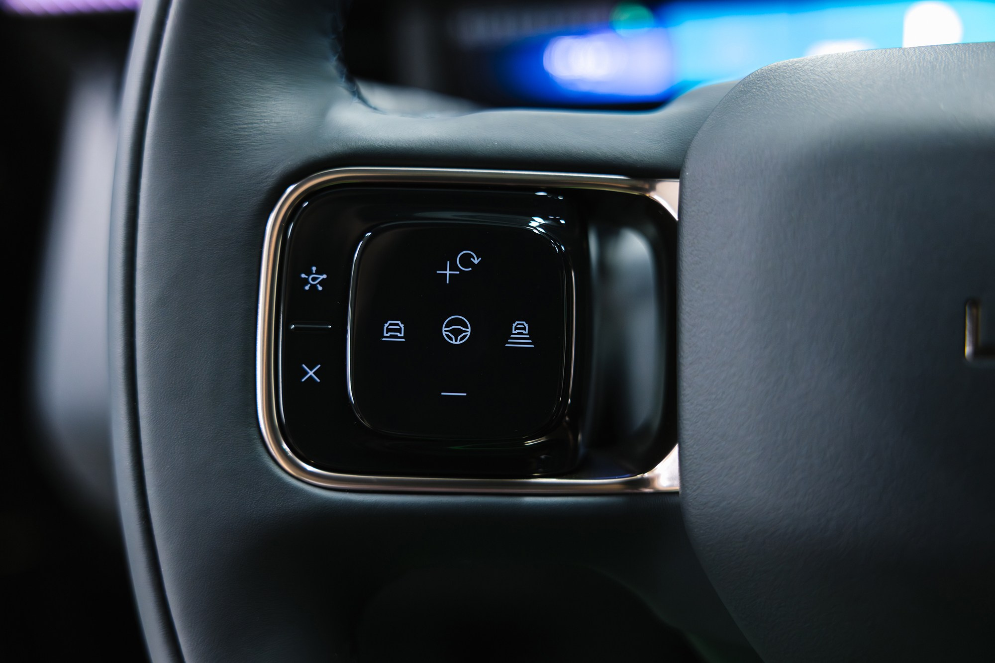 Lynk & Co 900 Ultra 2,0hyb 4WD AT (734 л. с.). Автосалон «Х-Авто»