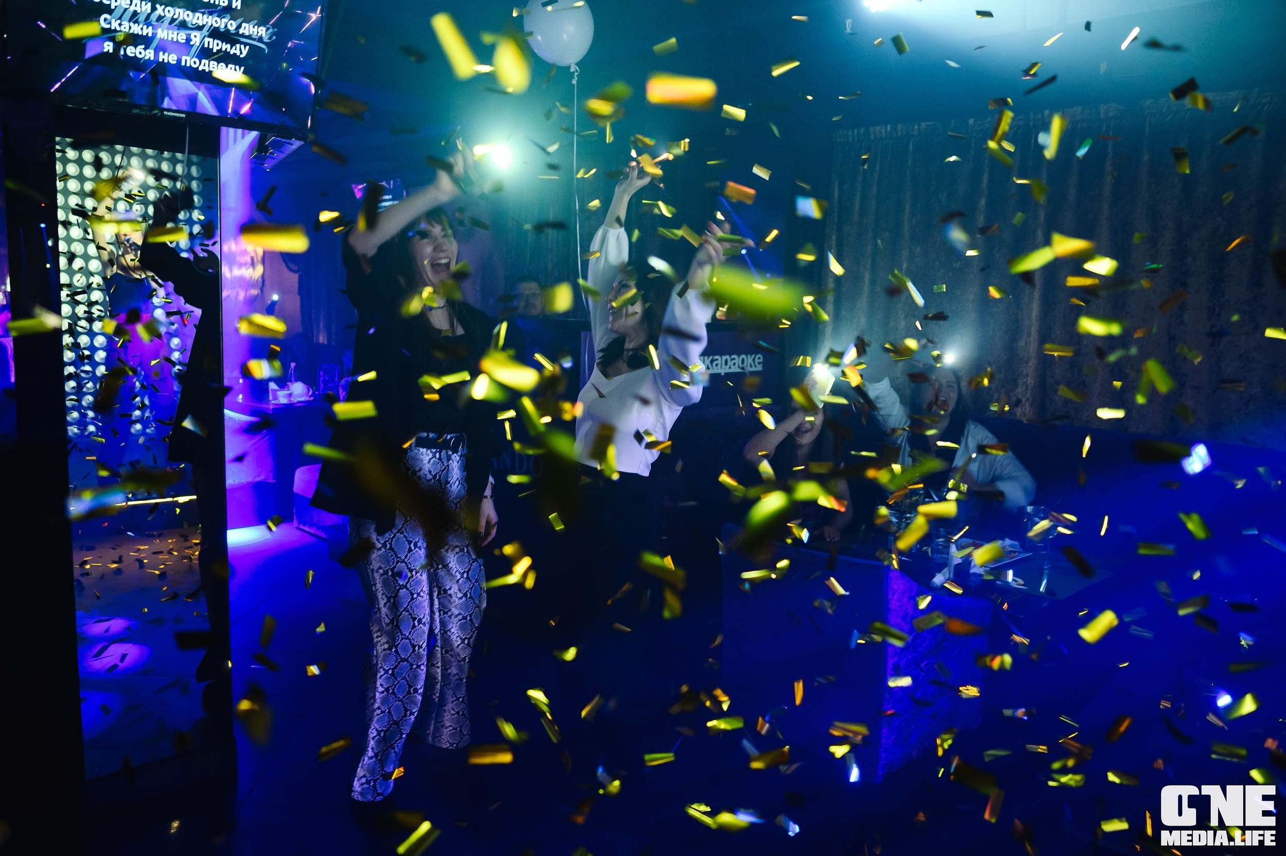 Фотоотчет из караоке-клуба Эйфория. One Media Life: фоторепортажи, фотоотчеты с мероприятий и заведений