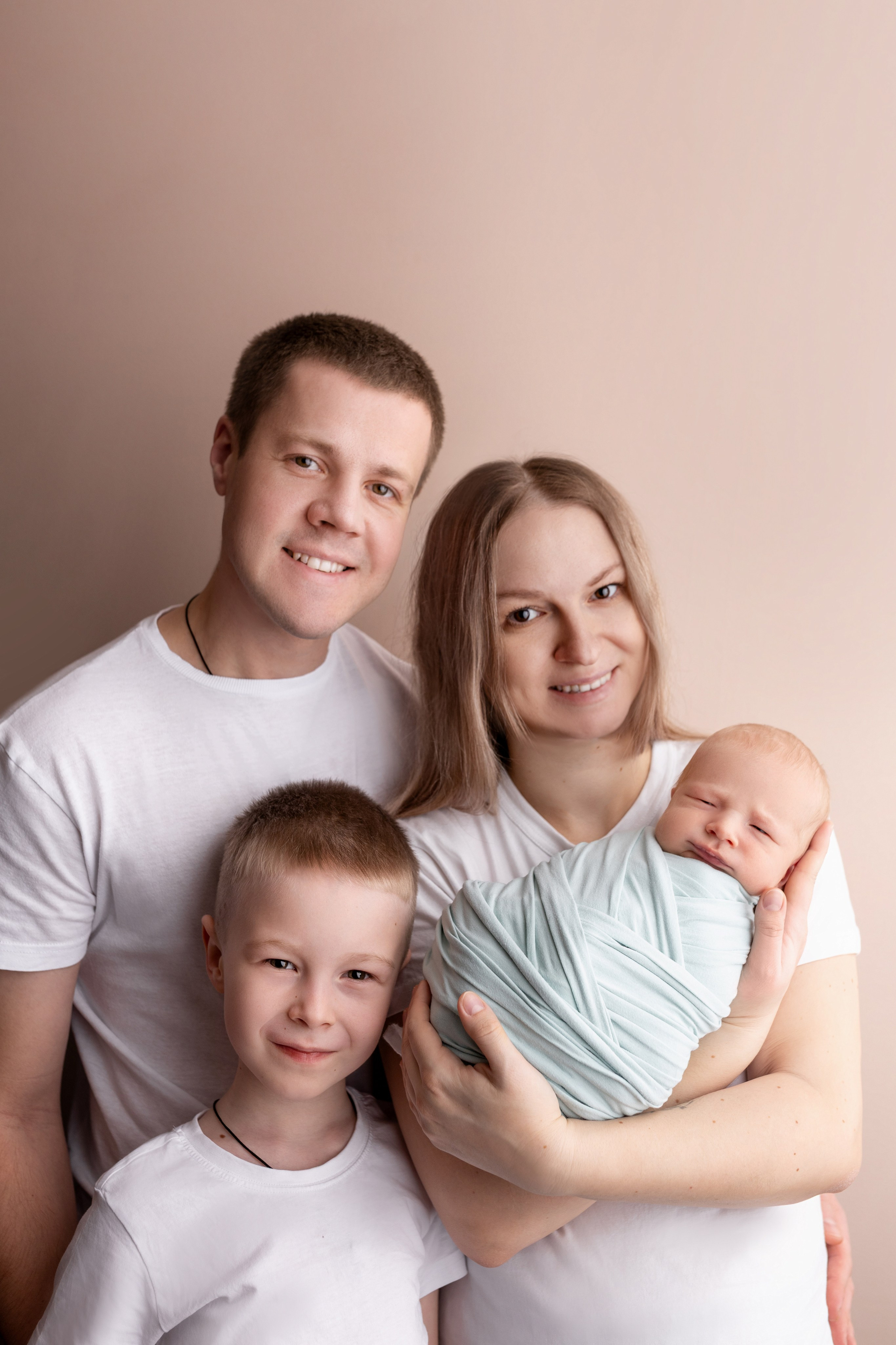 Классический ньюборн newborn. Фотограф новорожденных в г. Барнаул Ренпенинг Катерина