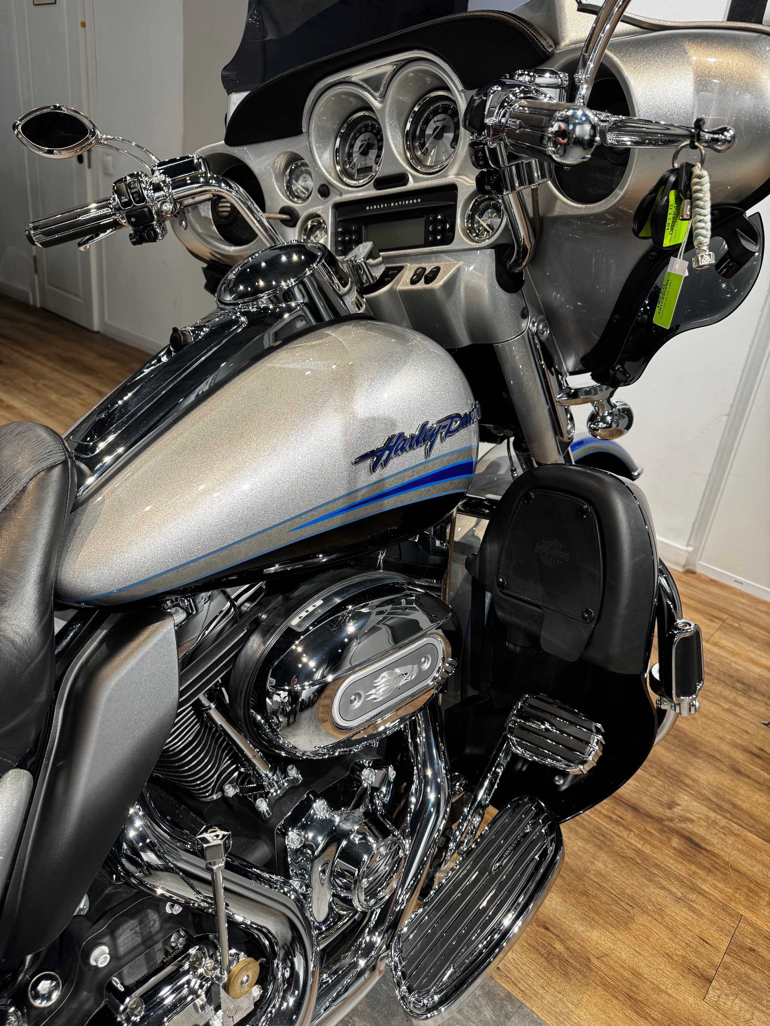 Мотоциклы Harley-Davidson CVO Black Diamond (Touring) — купить мотоцикл. Hello Davidson, Москва. Только хорошие мотоциклы…