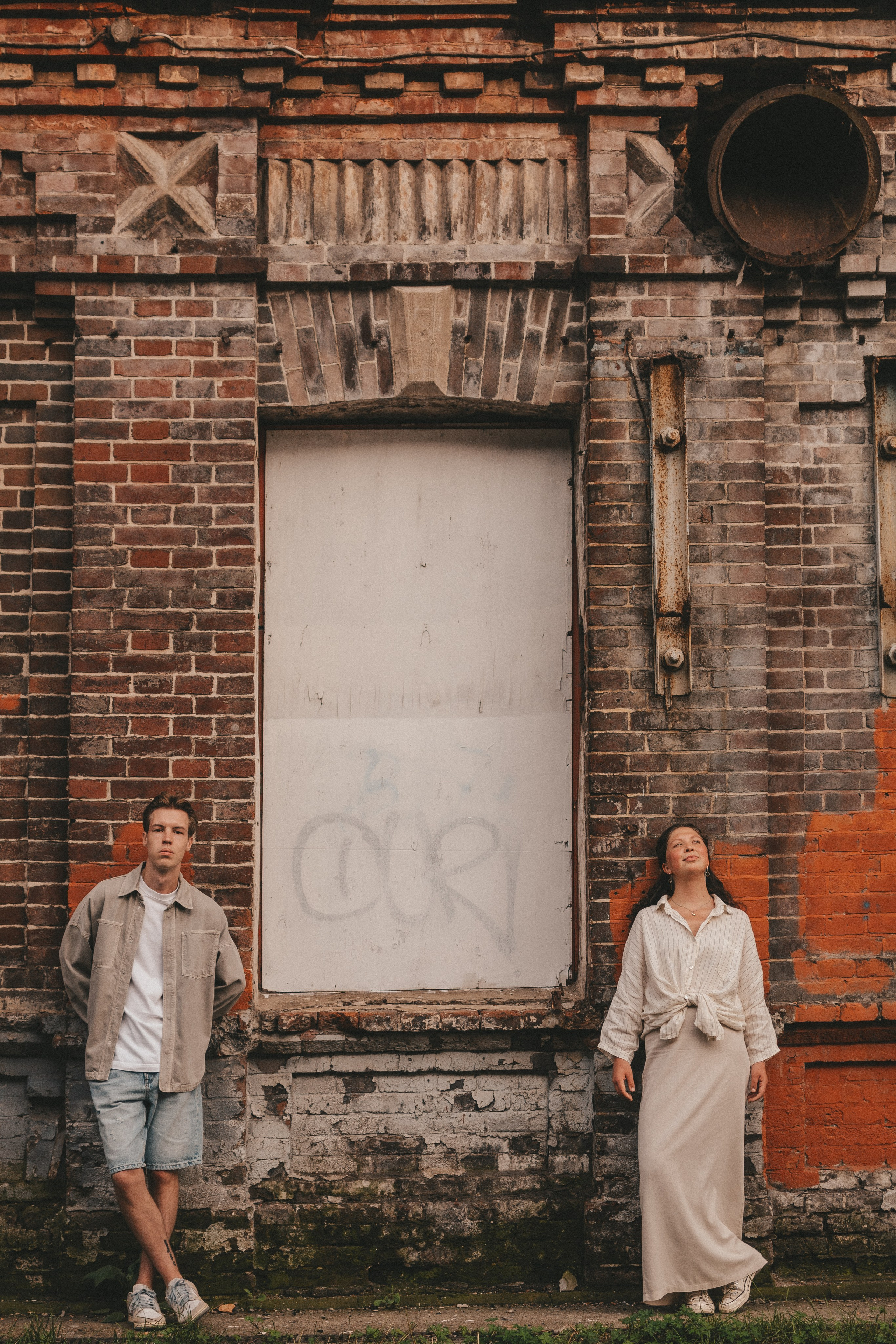 Взрослые брат и сестра, съемка во Владивостоке. Портретный и семейный фотограф во Владивостоке Светлана Мухильченко