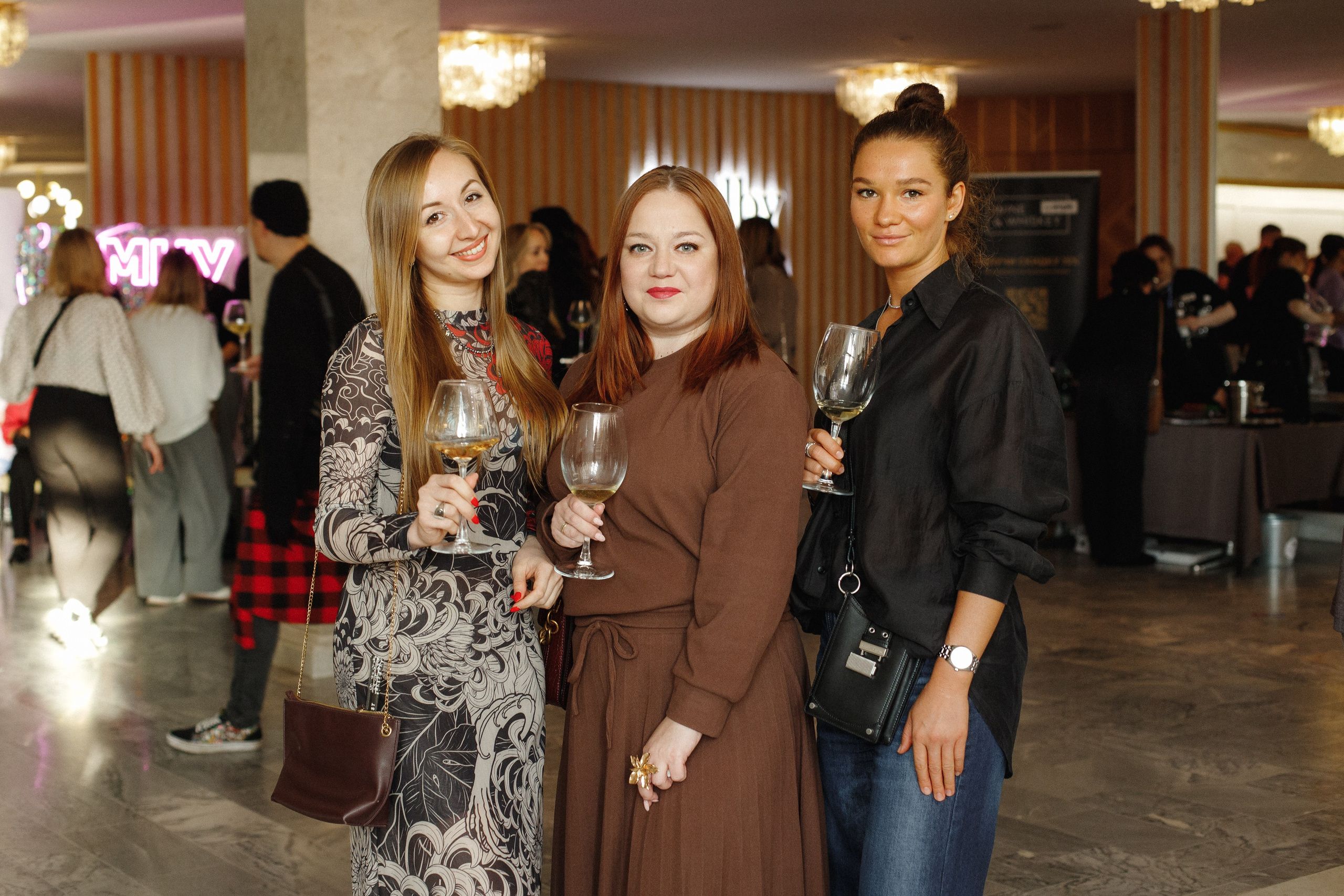 ФЕСТИВАЛЬ ИГРИСТЫХ ВИН. СВОИ. ФОТООТЧЕТЫ-СОБЫТИЯ-МЕСТА